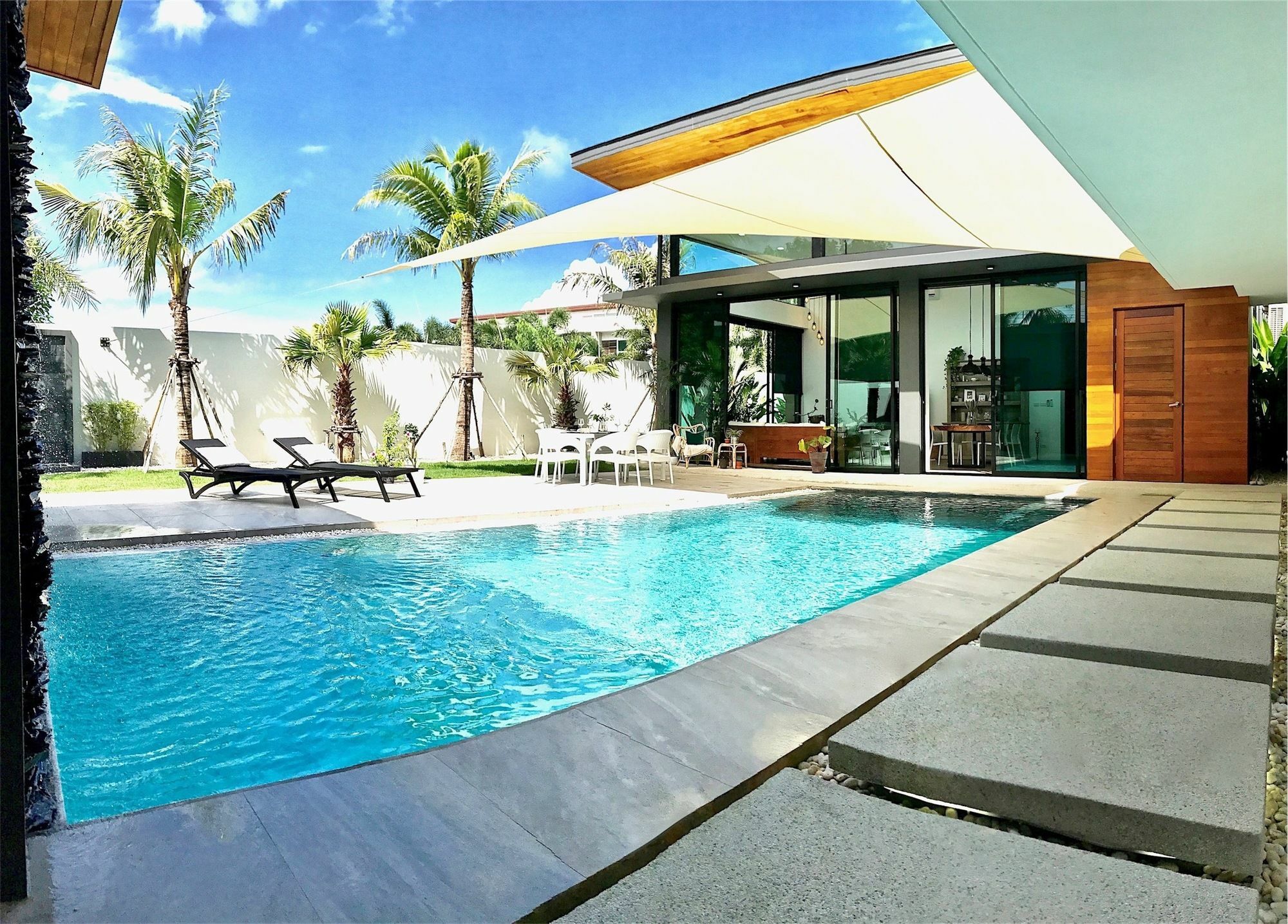 Villa New Wonderful In Nai Harn Center