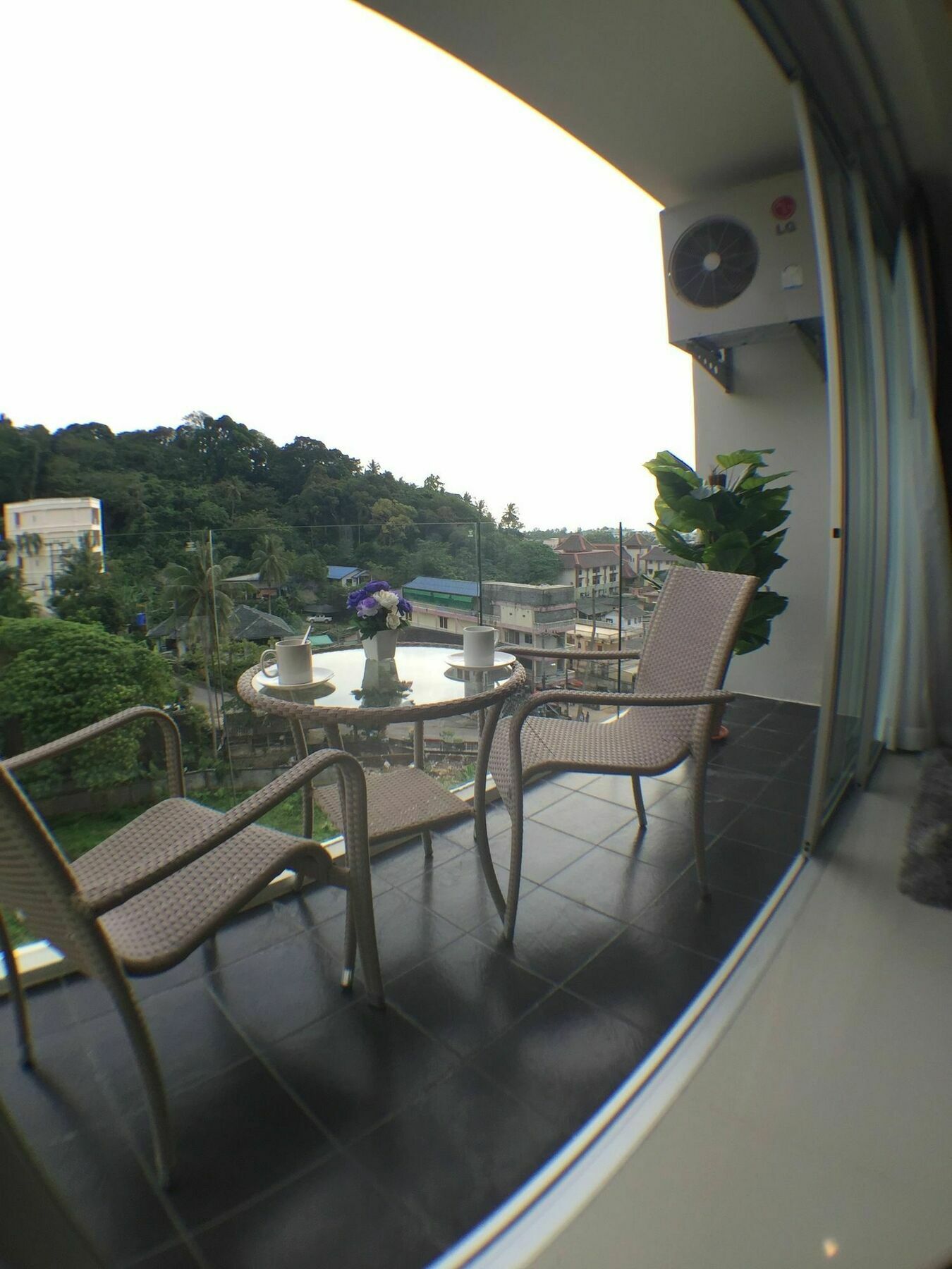 Seventh Apartment Karon