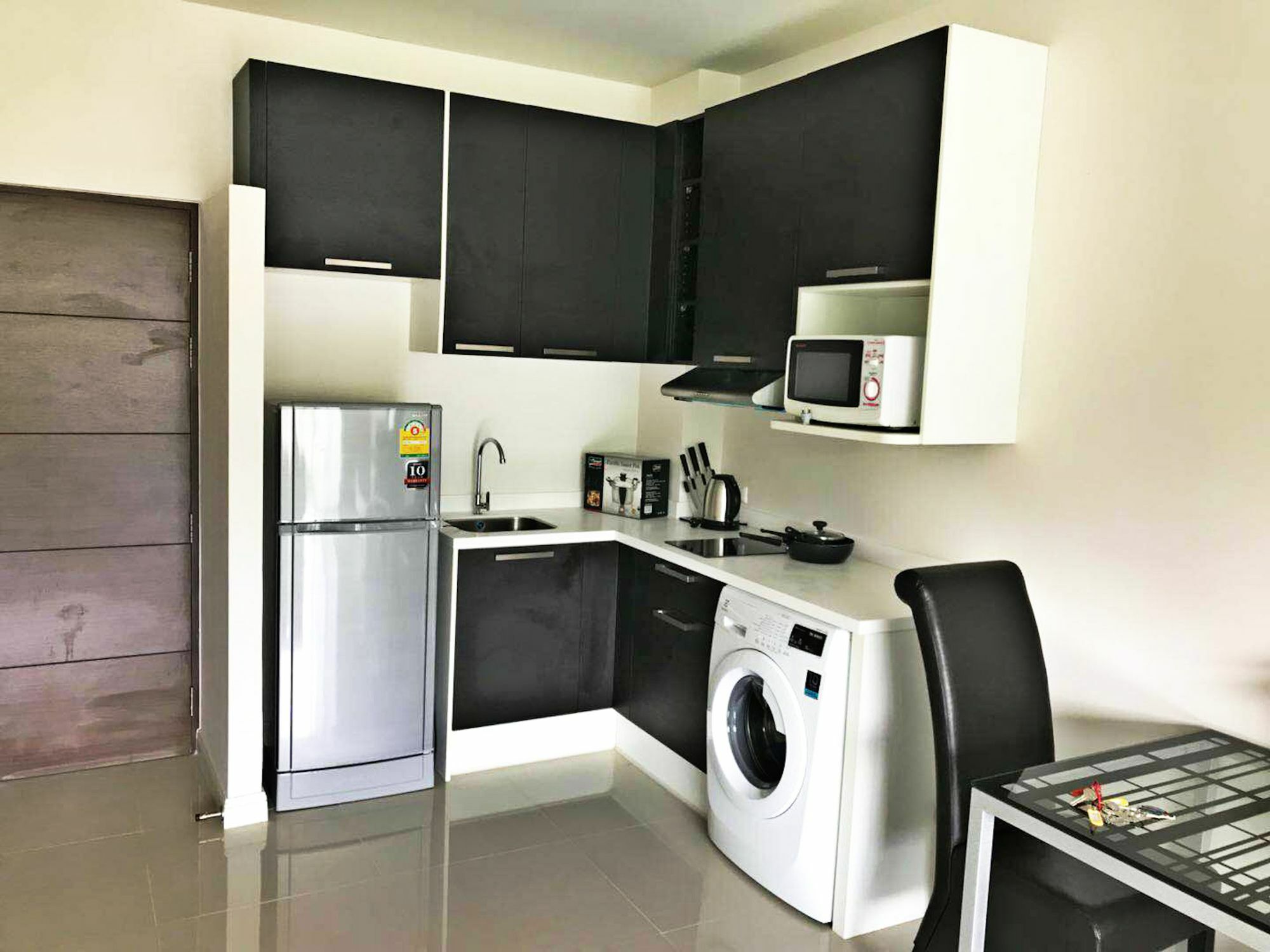Seventh Apartment Karon