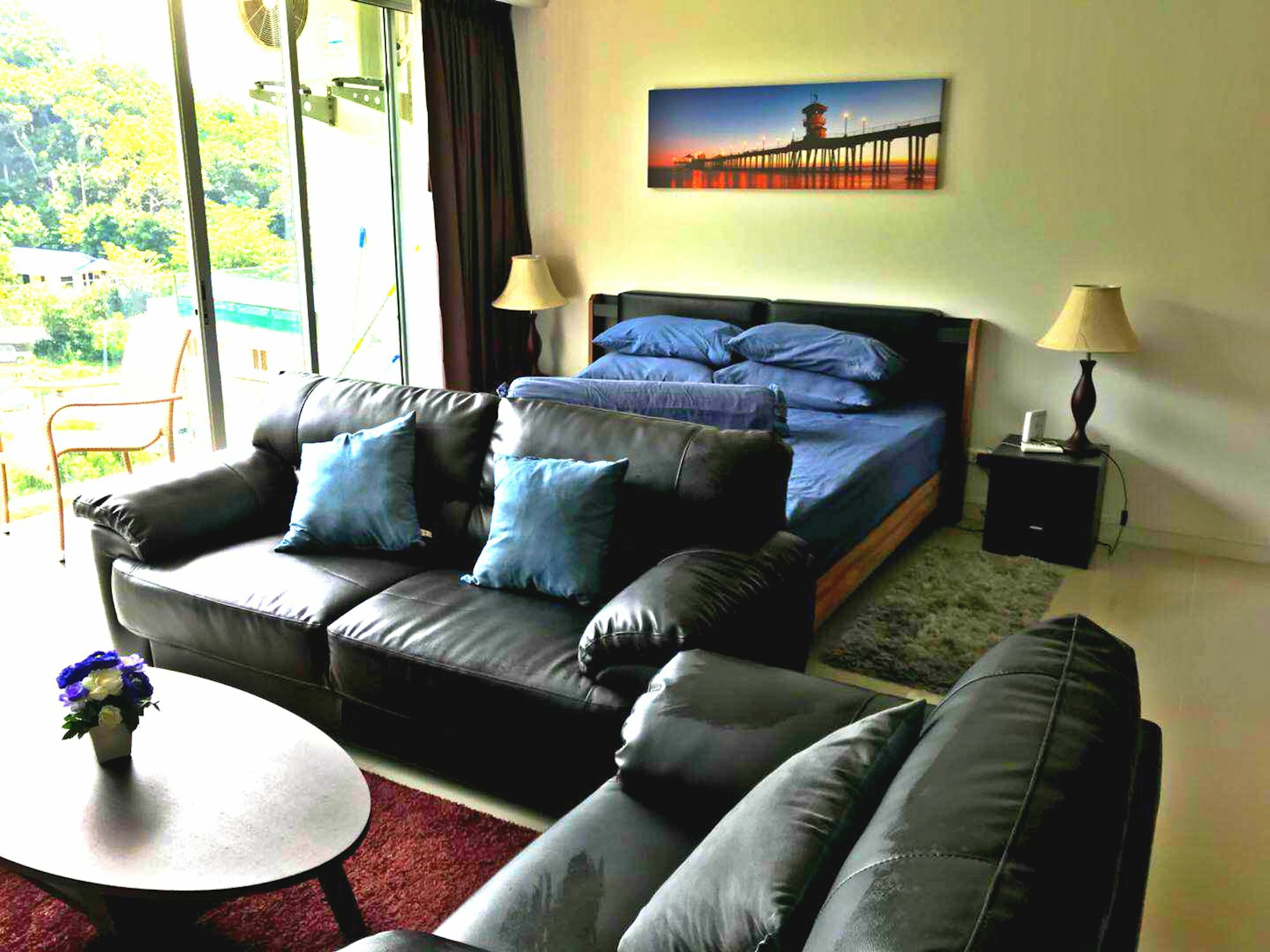 Seventh Apartment *