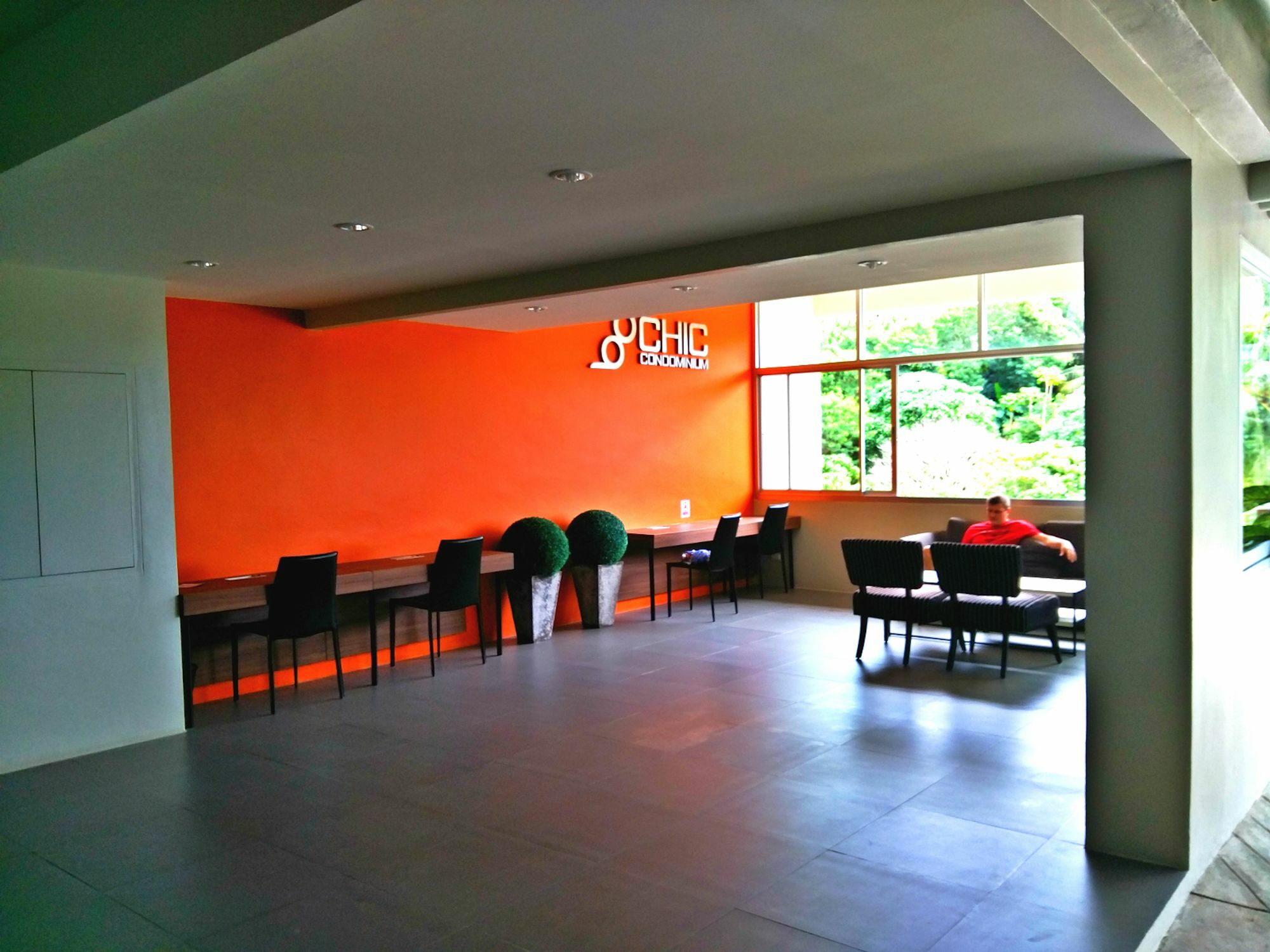 Seventh Apartment *