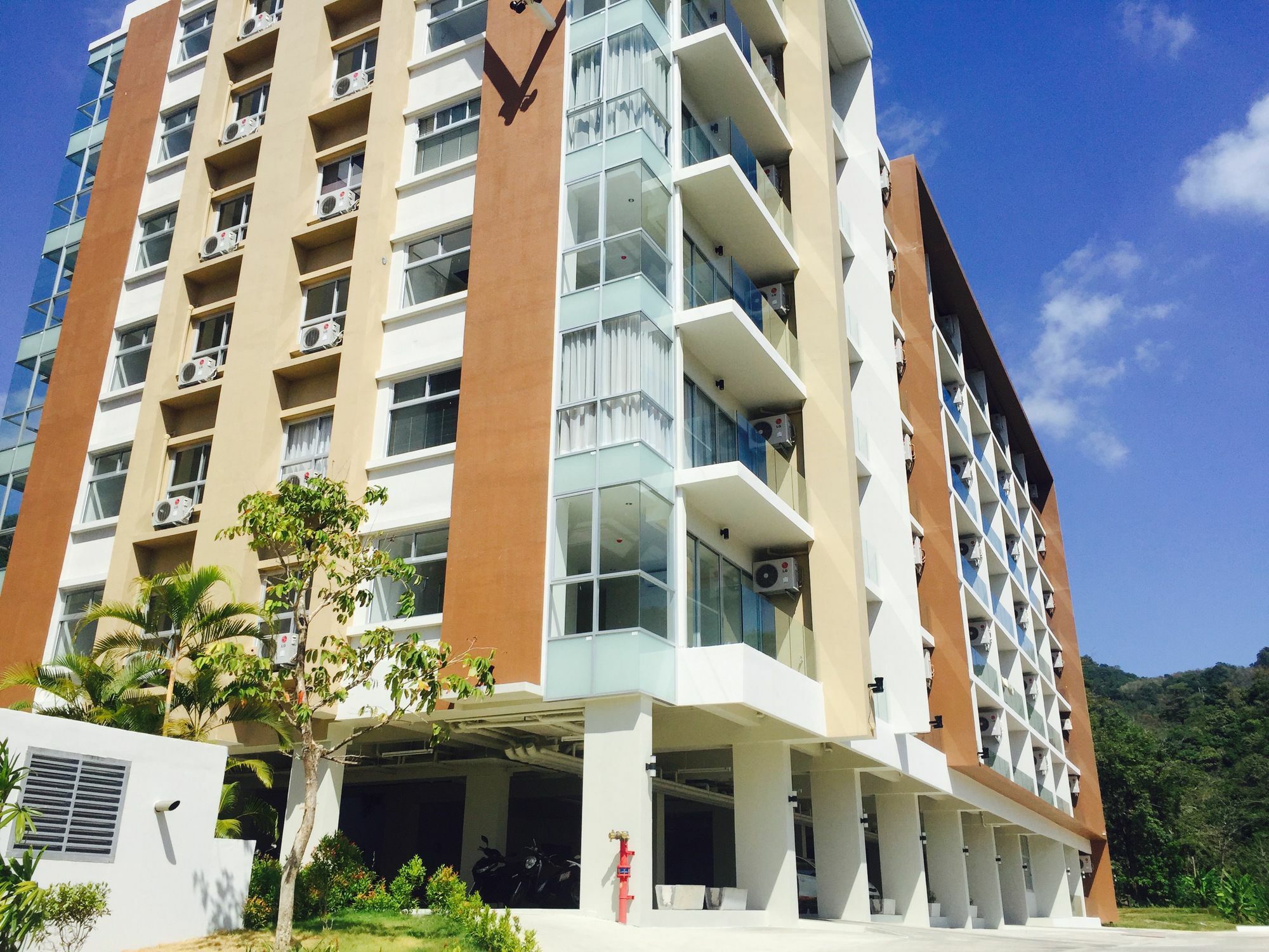 Seventh Apartment *