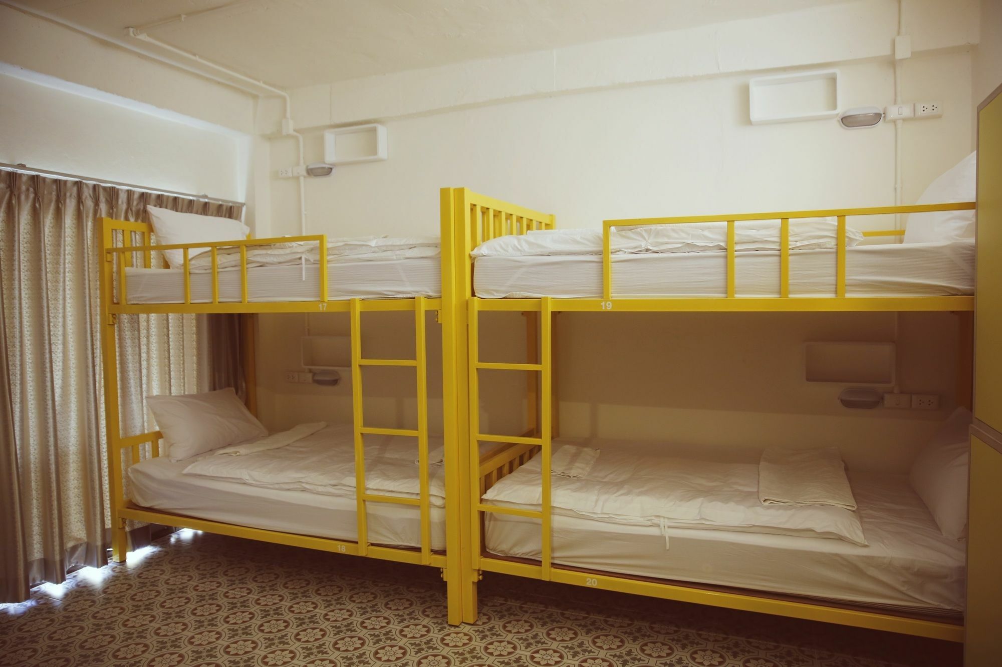 Sino @ Kata Hostel *