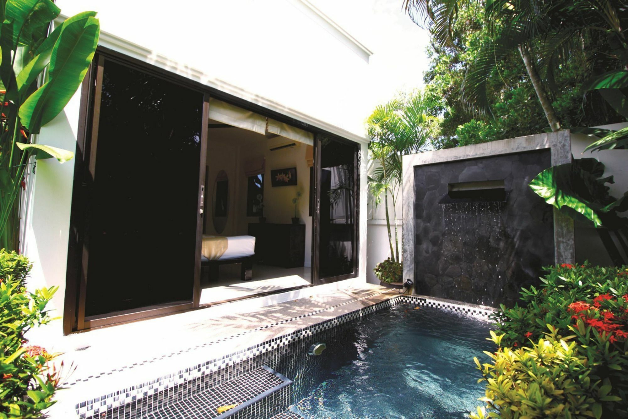Coconut Grove Boutique * Rawai