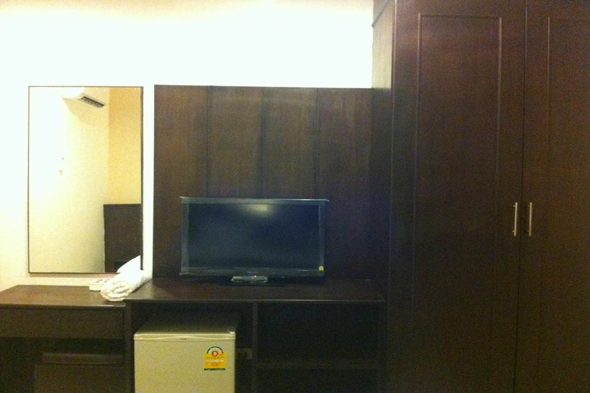 Phuthara Mansion Apartment *