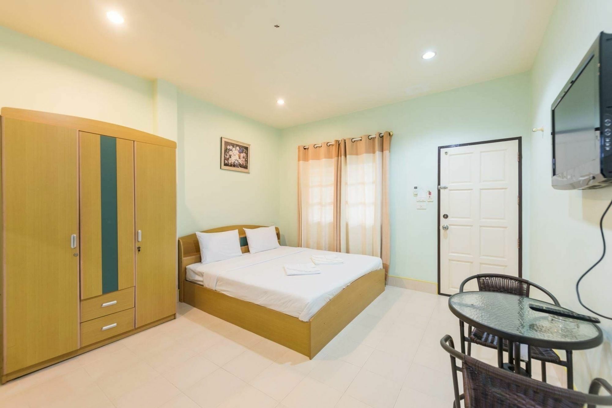 Pachumas Hotel 2*