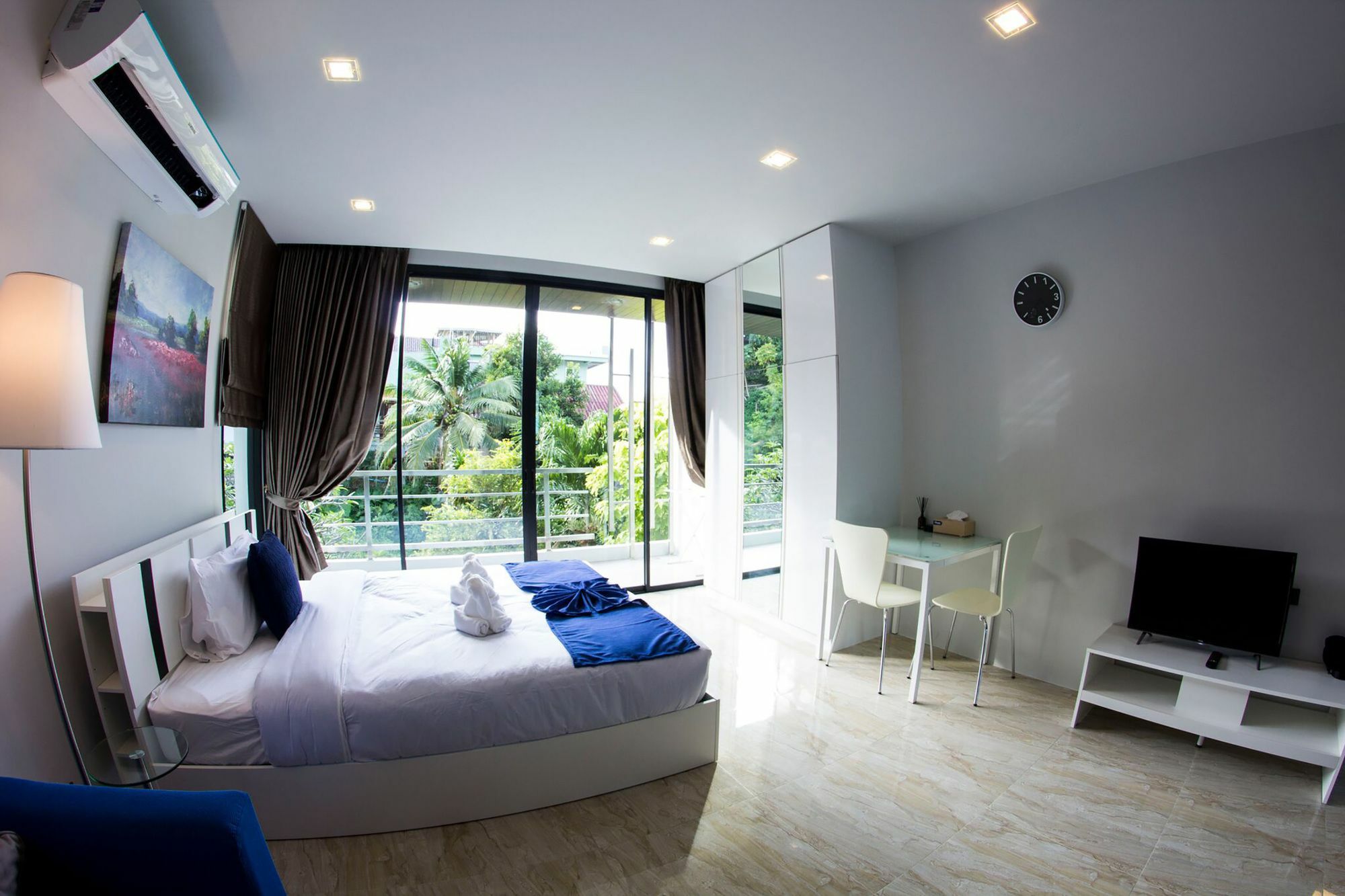 Utopia Aparthotel 3*