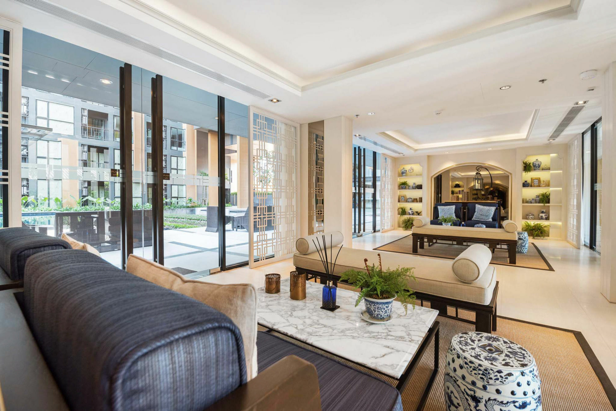 Favstay - The Base Height Phuket Ratsada