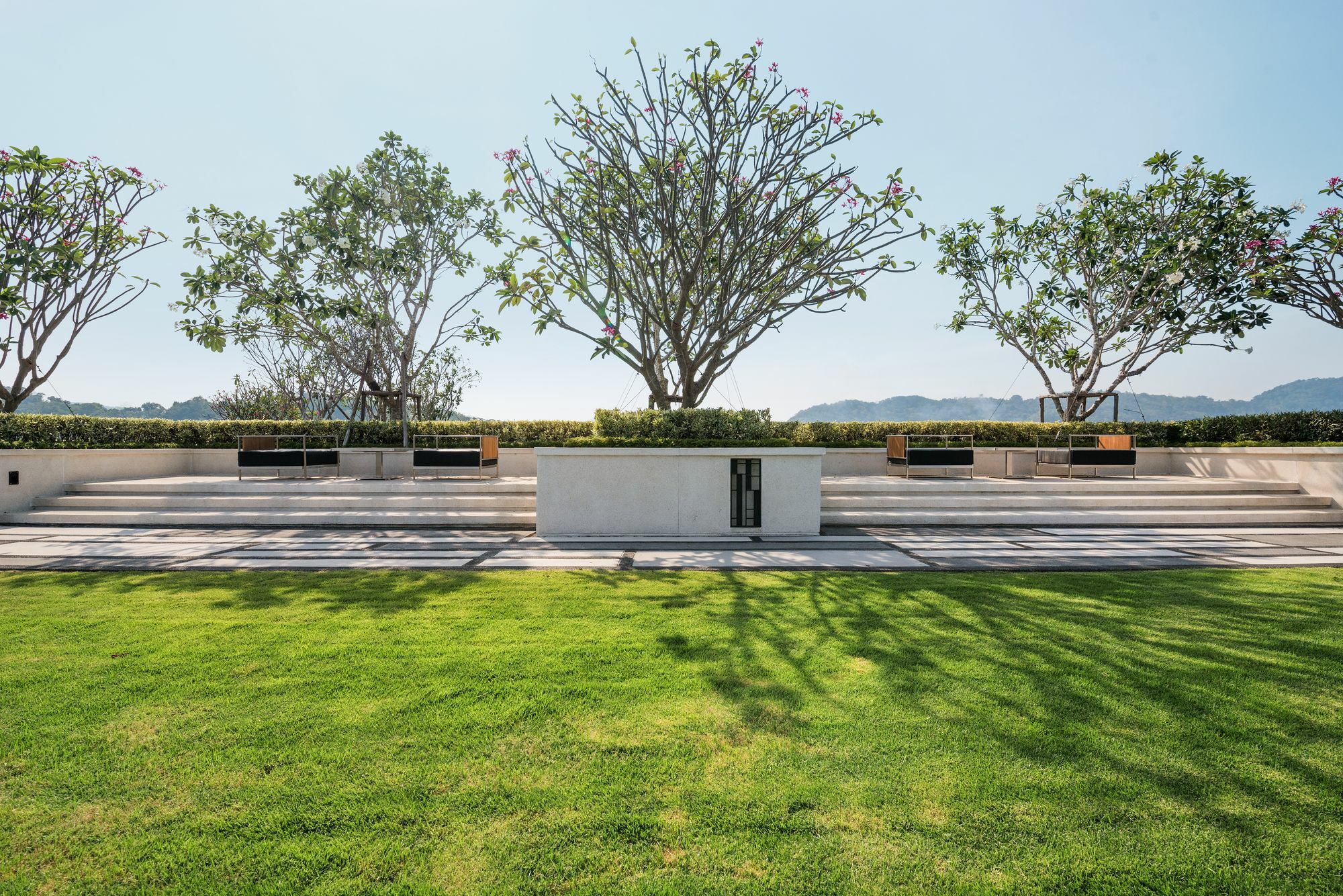 Favstay - The Base Height Phuket *