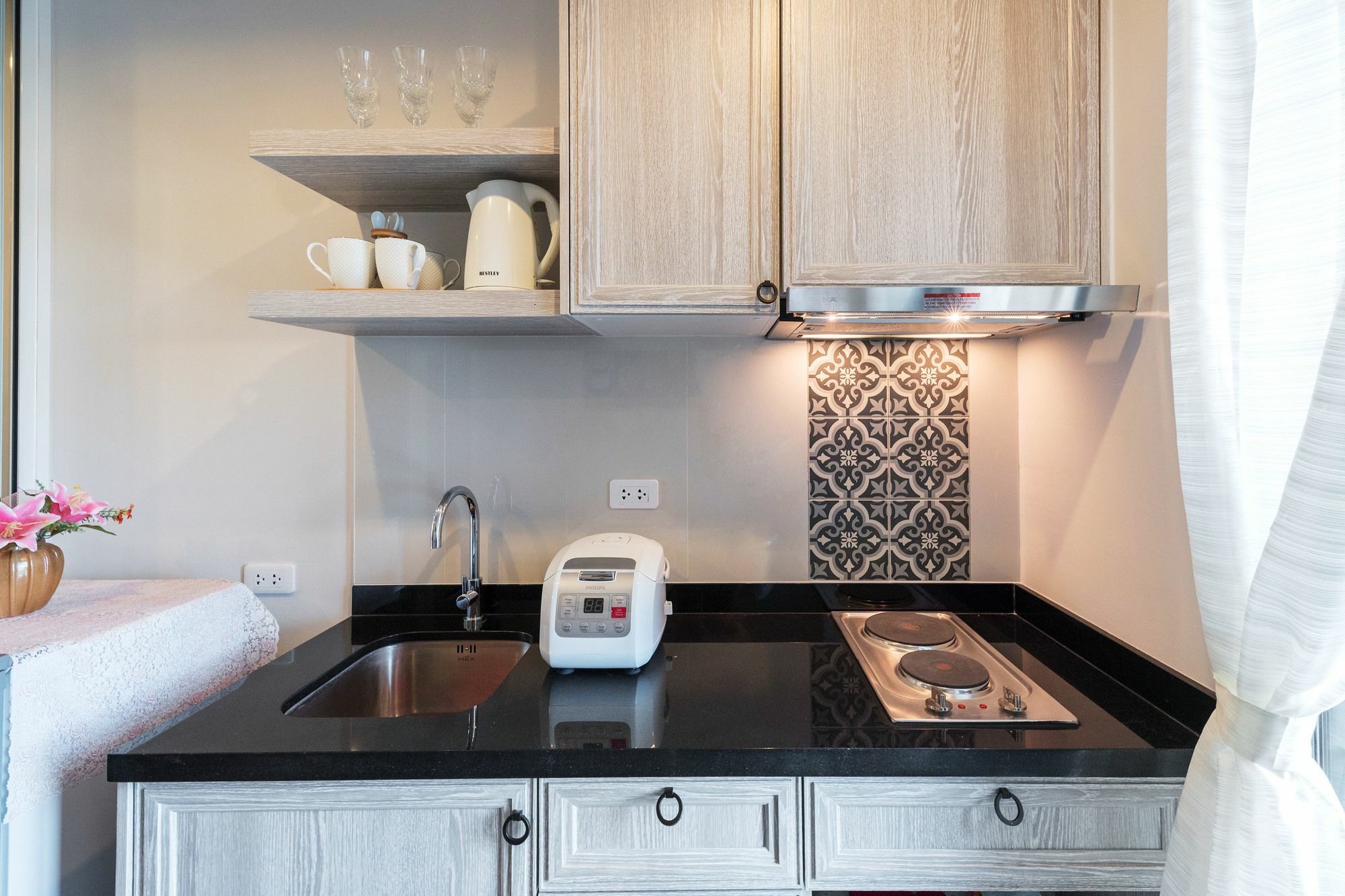 Favstay - The Base Height Phuket Ratsada