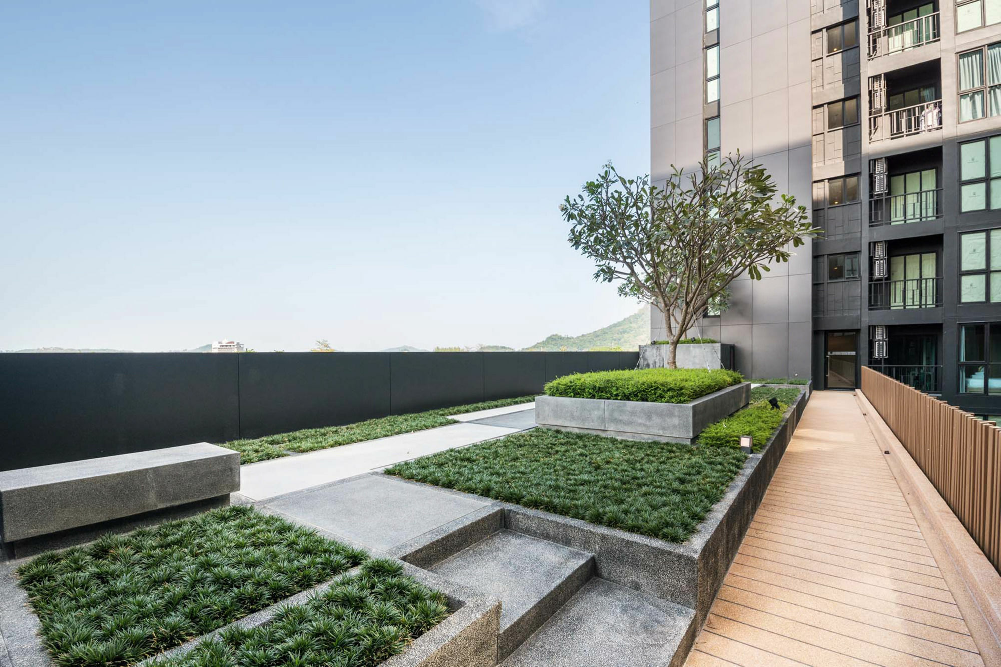 Favstay - The Base Height Phuket Apartment Ratsada