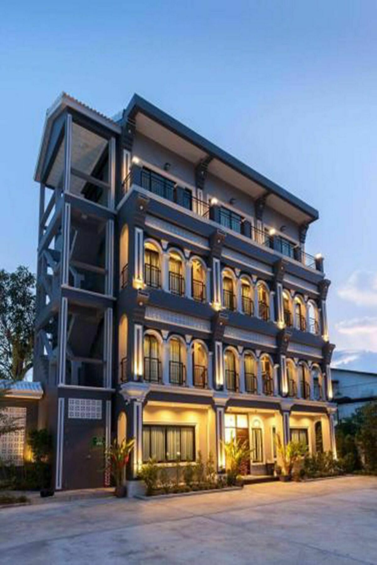 Hotel The Besavana - Sha Extra