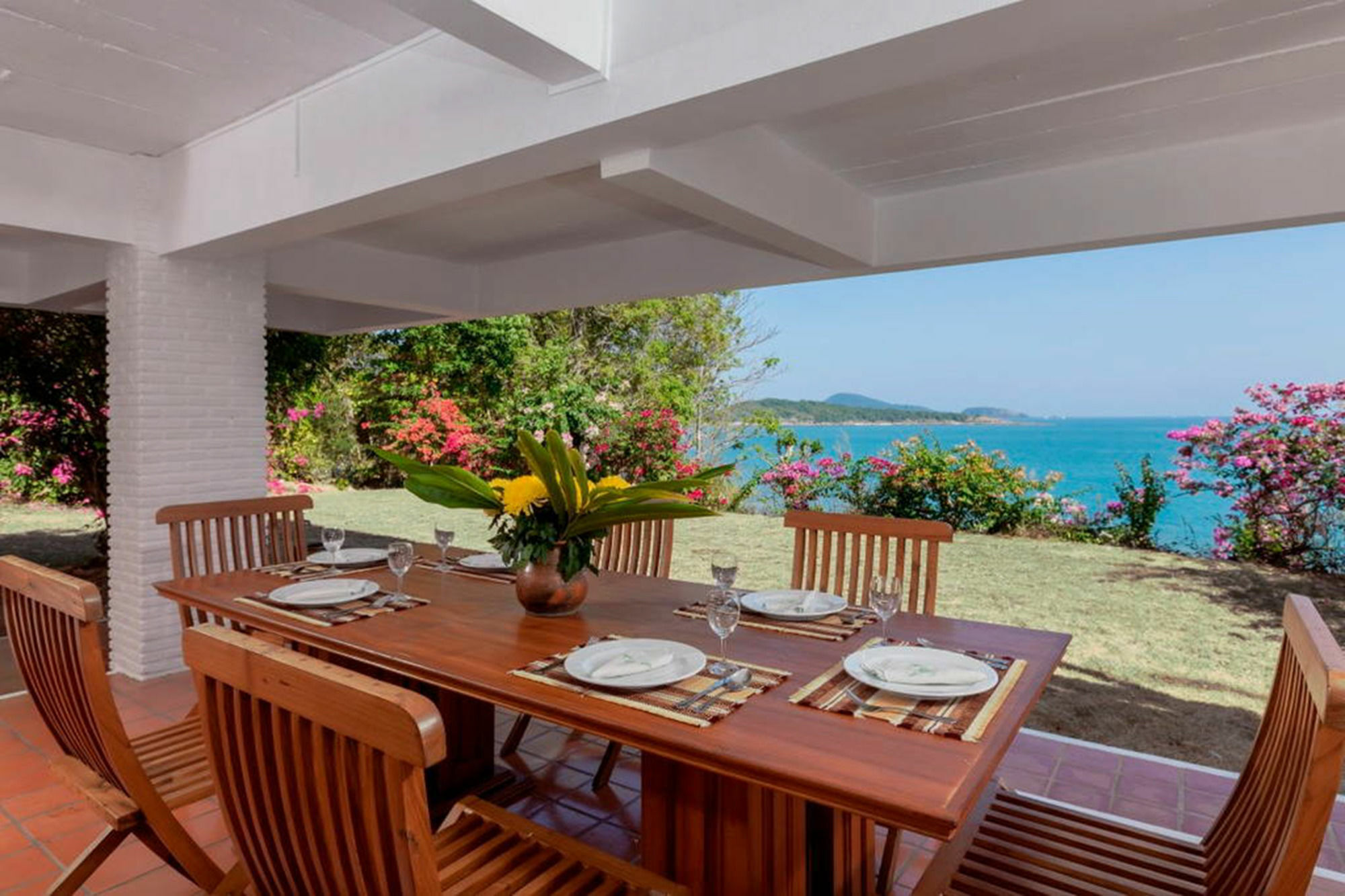 Villa Baan Khunying - Secluded Phuket Beachfront Villa