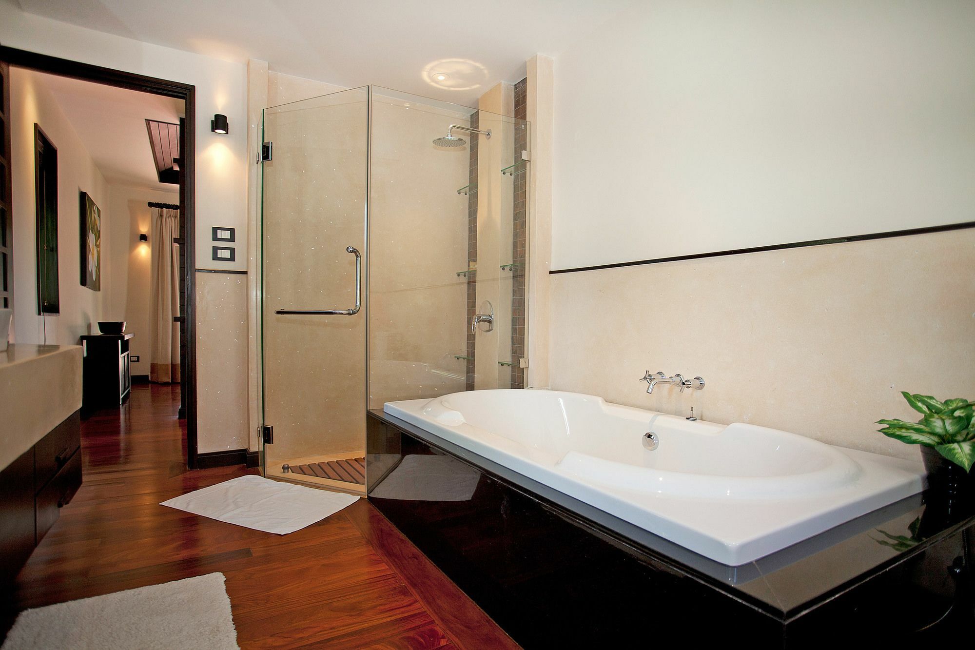 Chom Tawan Villa *
