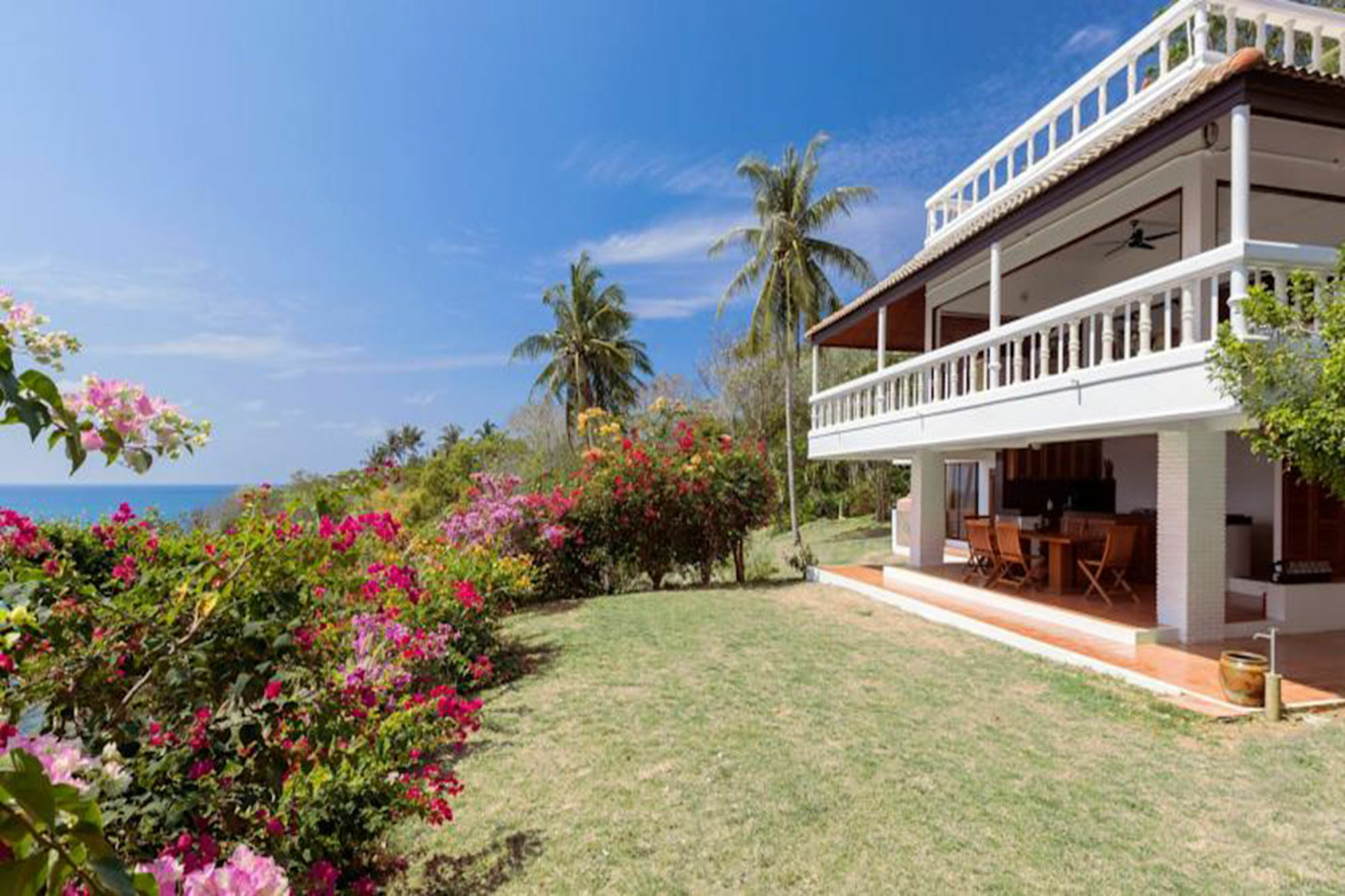 Villa Baan Khunying - Secluded Phuket Beachfront Villa Rawai