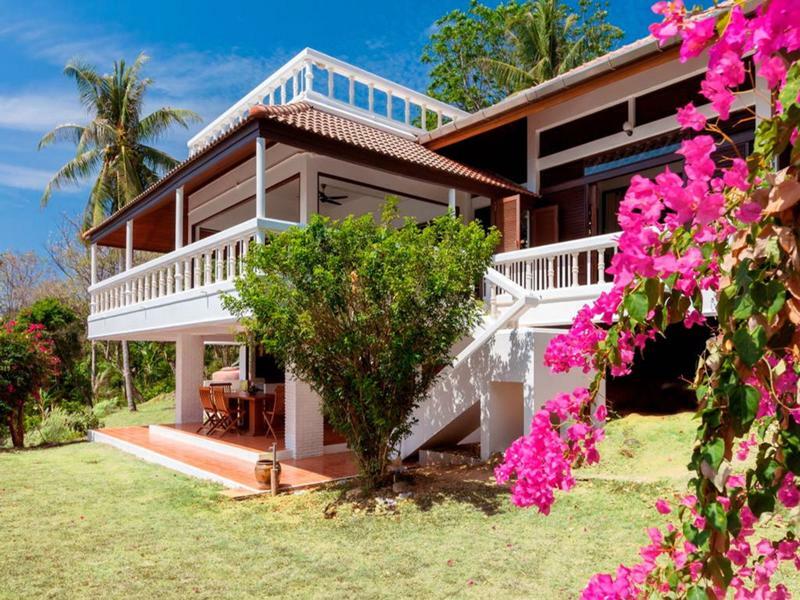 Villa Baan Khunying - Secluded Phuket Beachfront Villa
