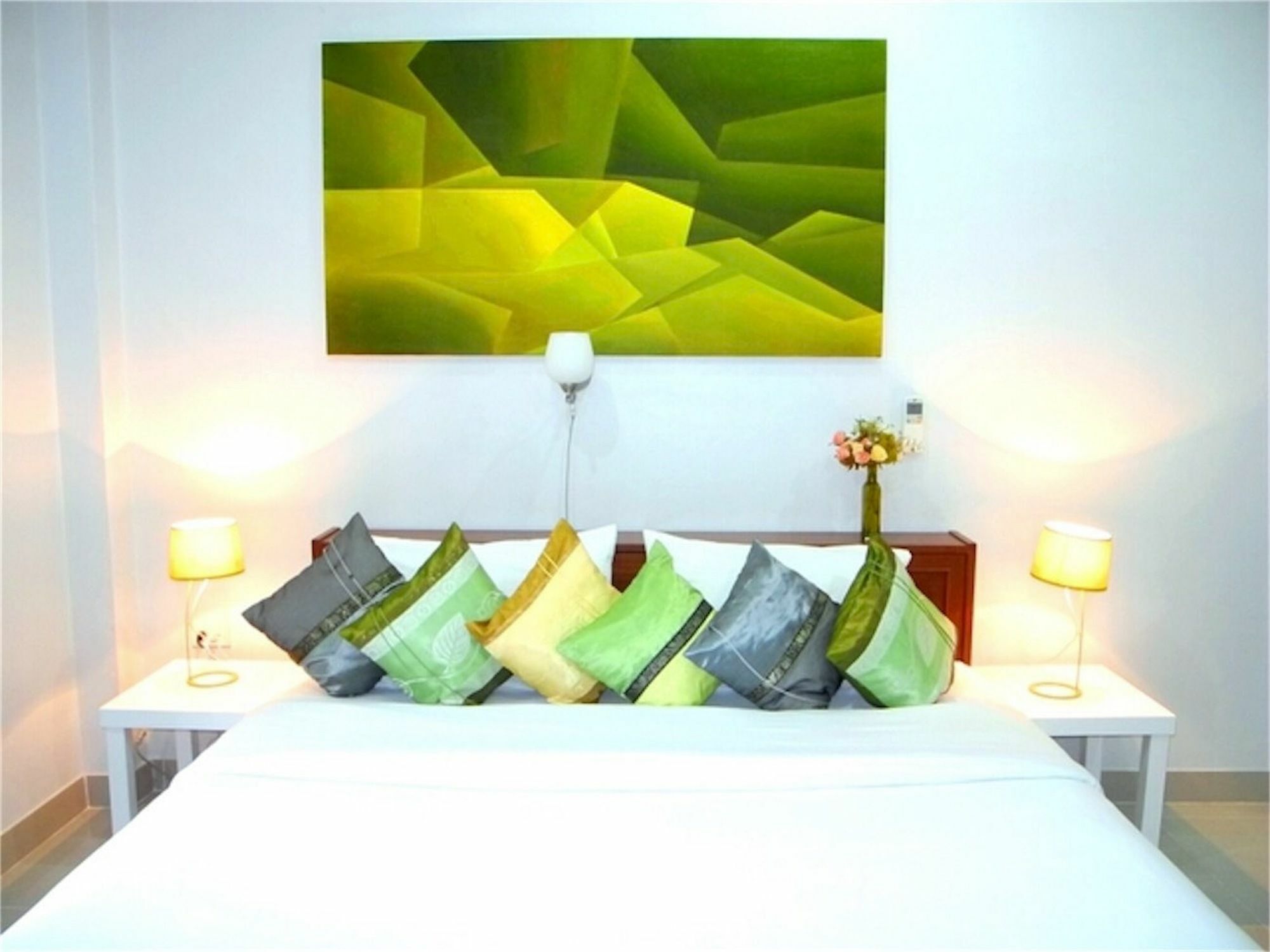 Leaf 1 2 Bedrooms * Nai Harn