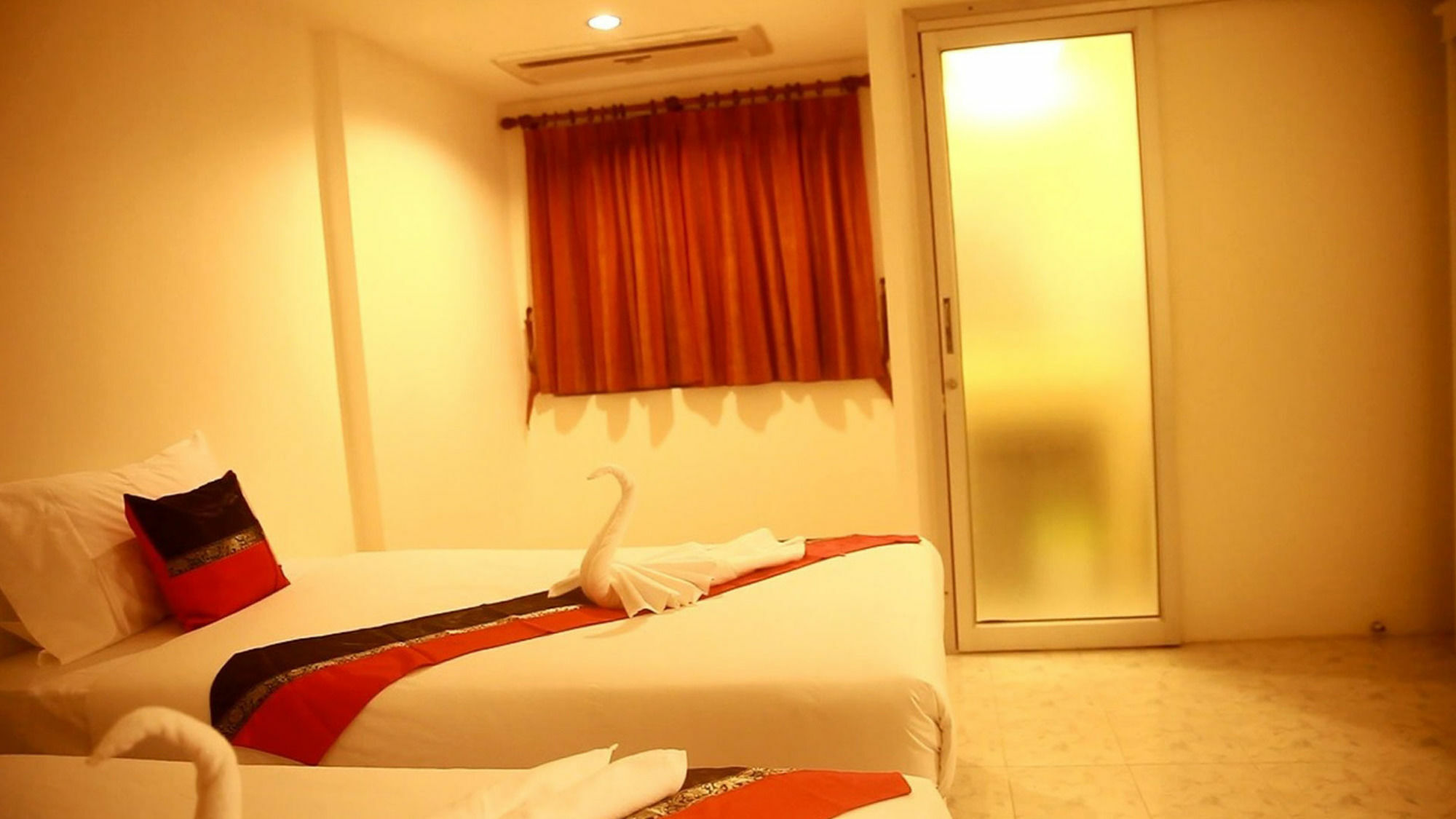 Rayaan Oriental & Restaurant Guest house