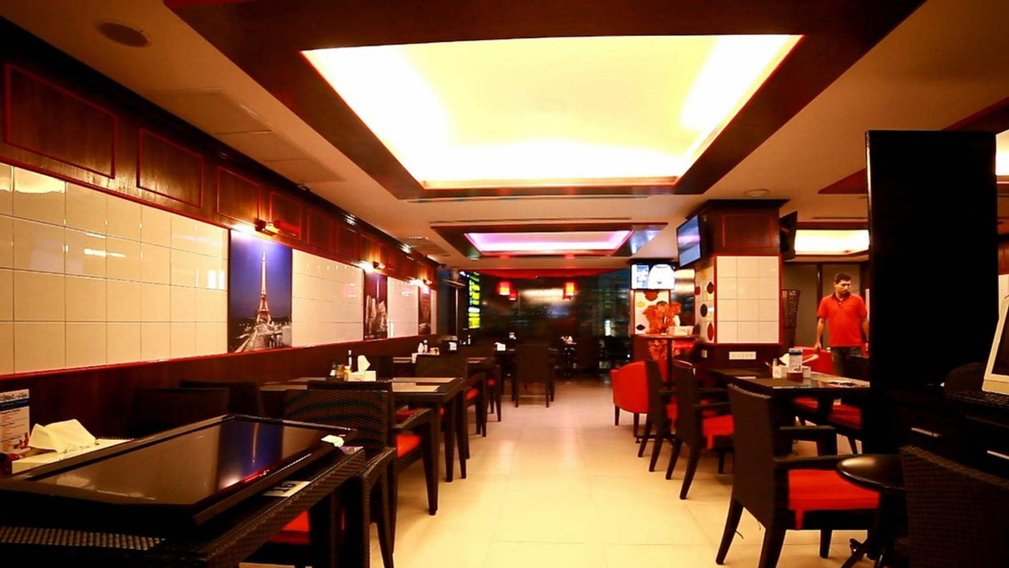 Rayaan Oriental & Restaurant Guest house