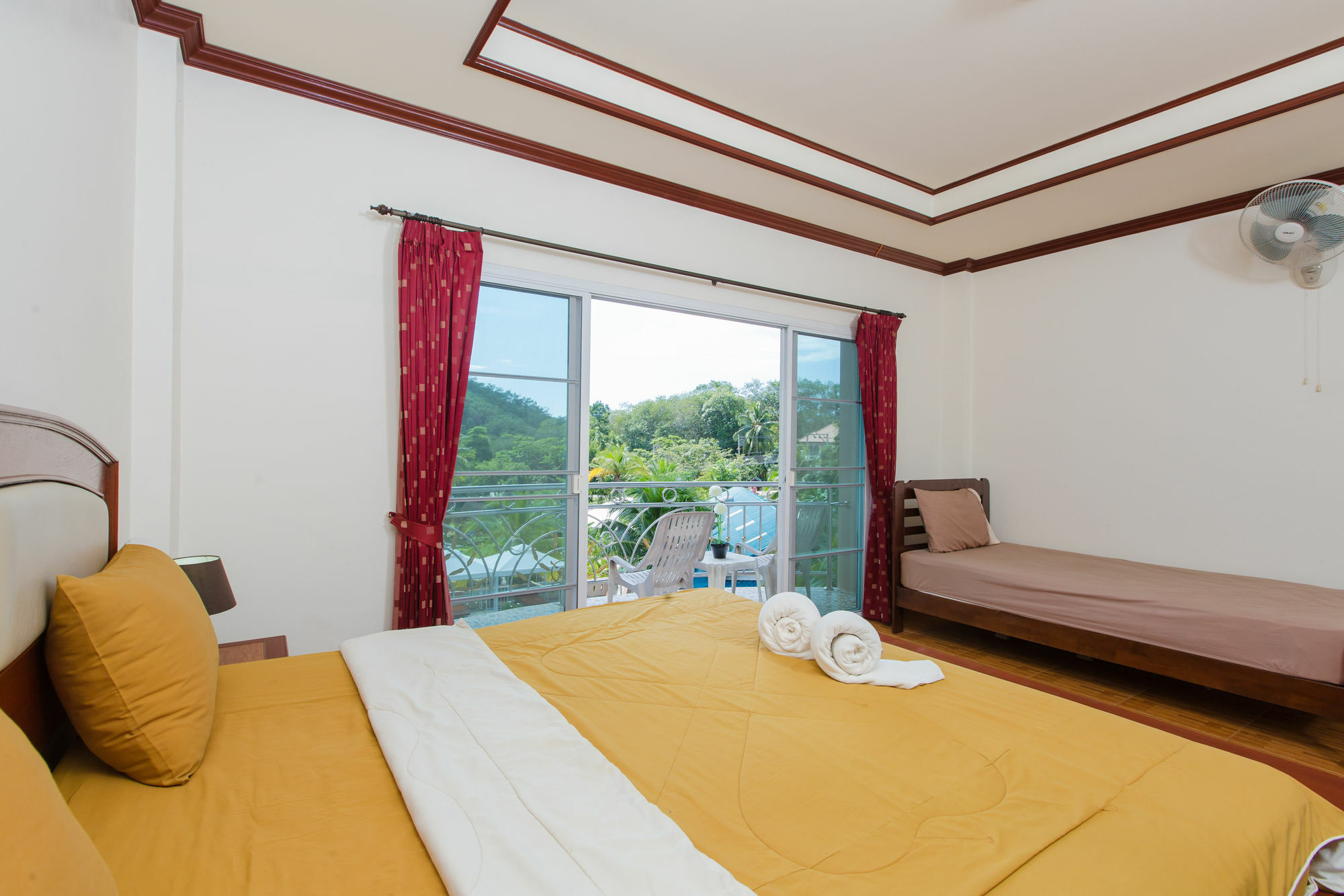 Apartamento Rai Rom Yen Sha Patong