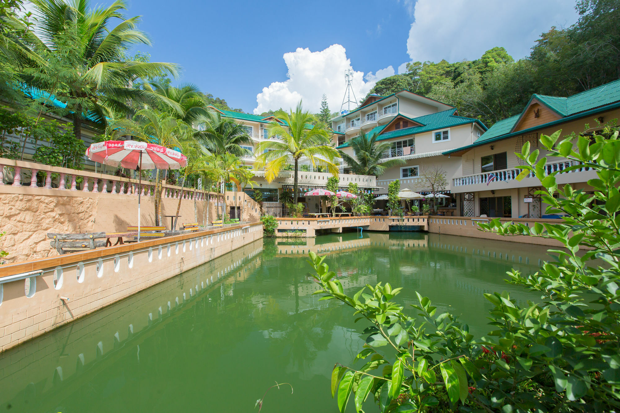 Rai Rom Yen Sha * Patong