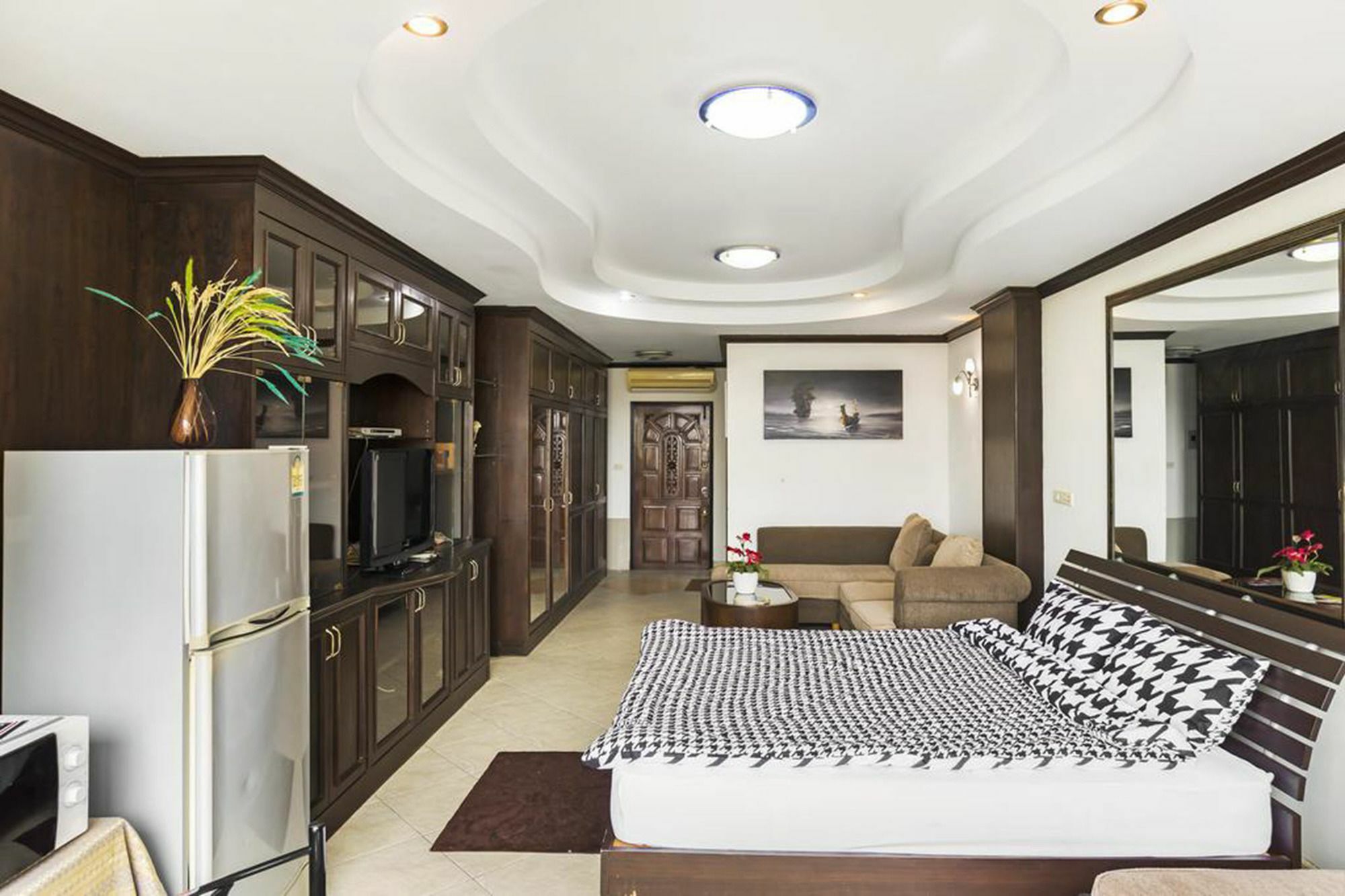 Grand By Favstay Apartment Patong