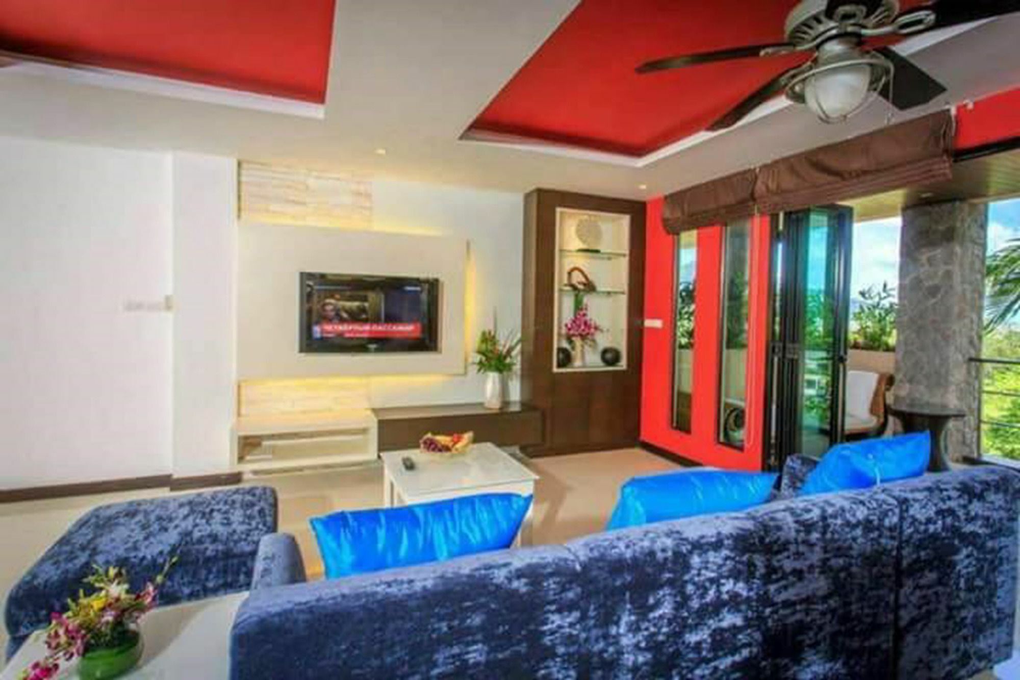 Hill * Kamala Beach