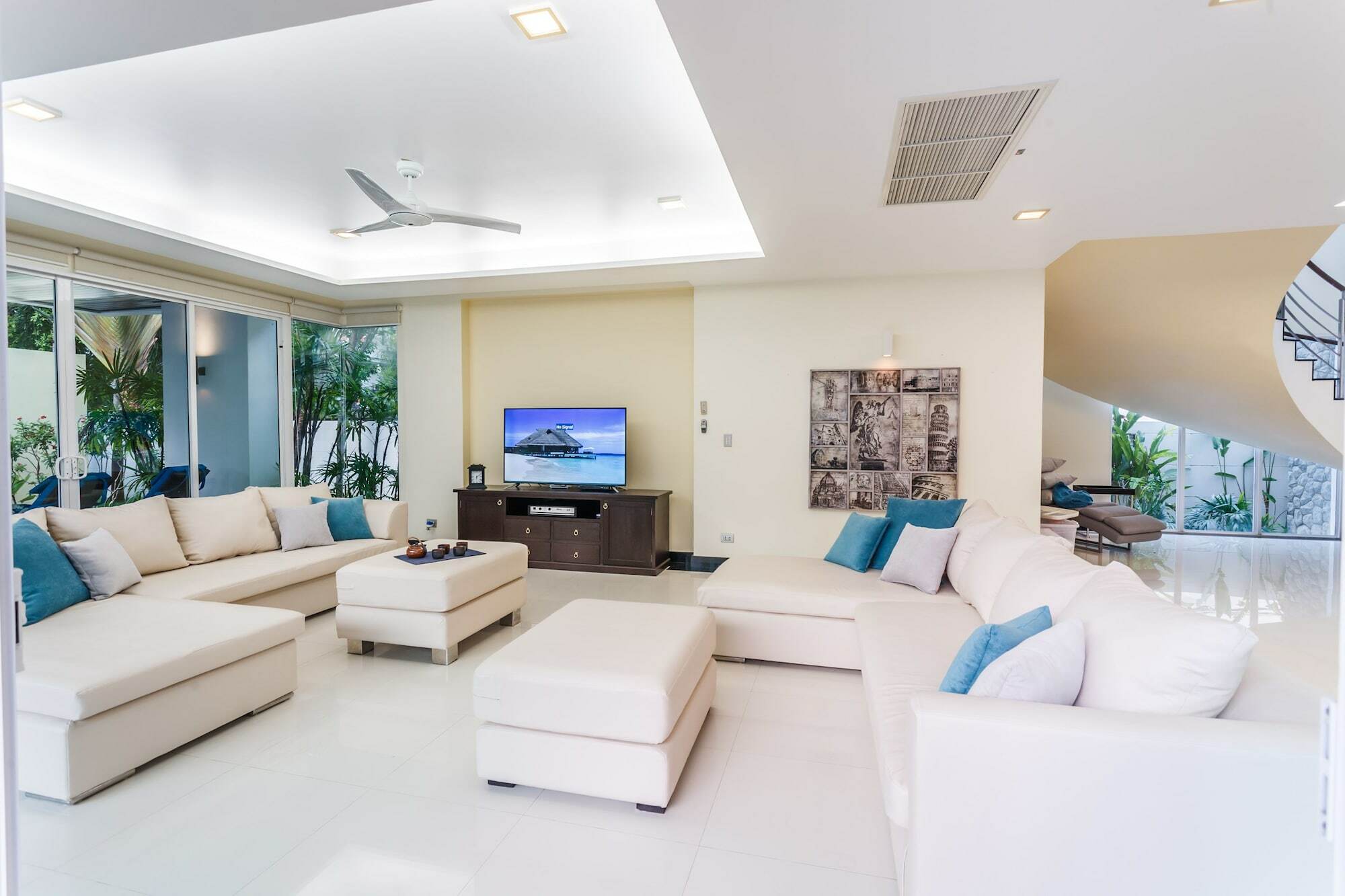 Kyerra By Lofty Villa *