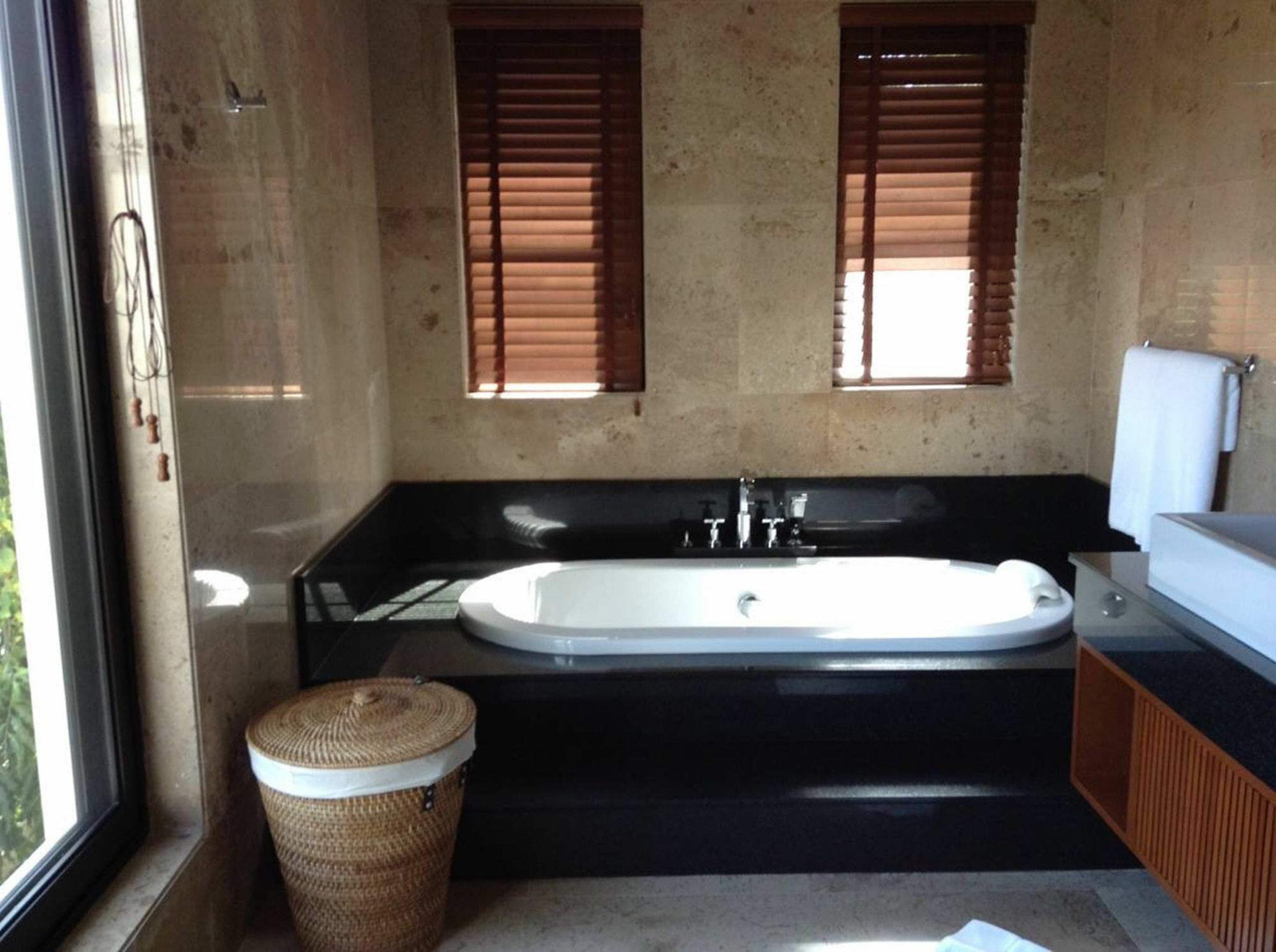 Ban Bua Luxury Apartment Nai Harn