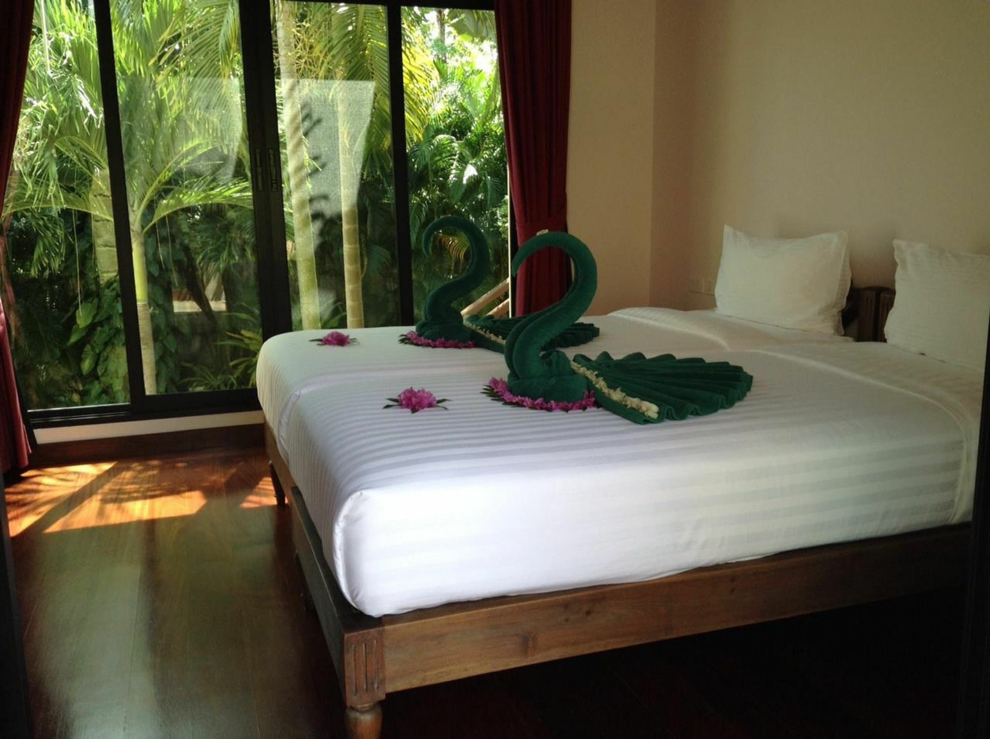 Ban Bua Luxury Apartment Nai Harn