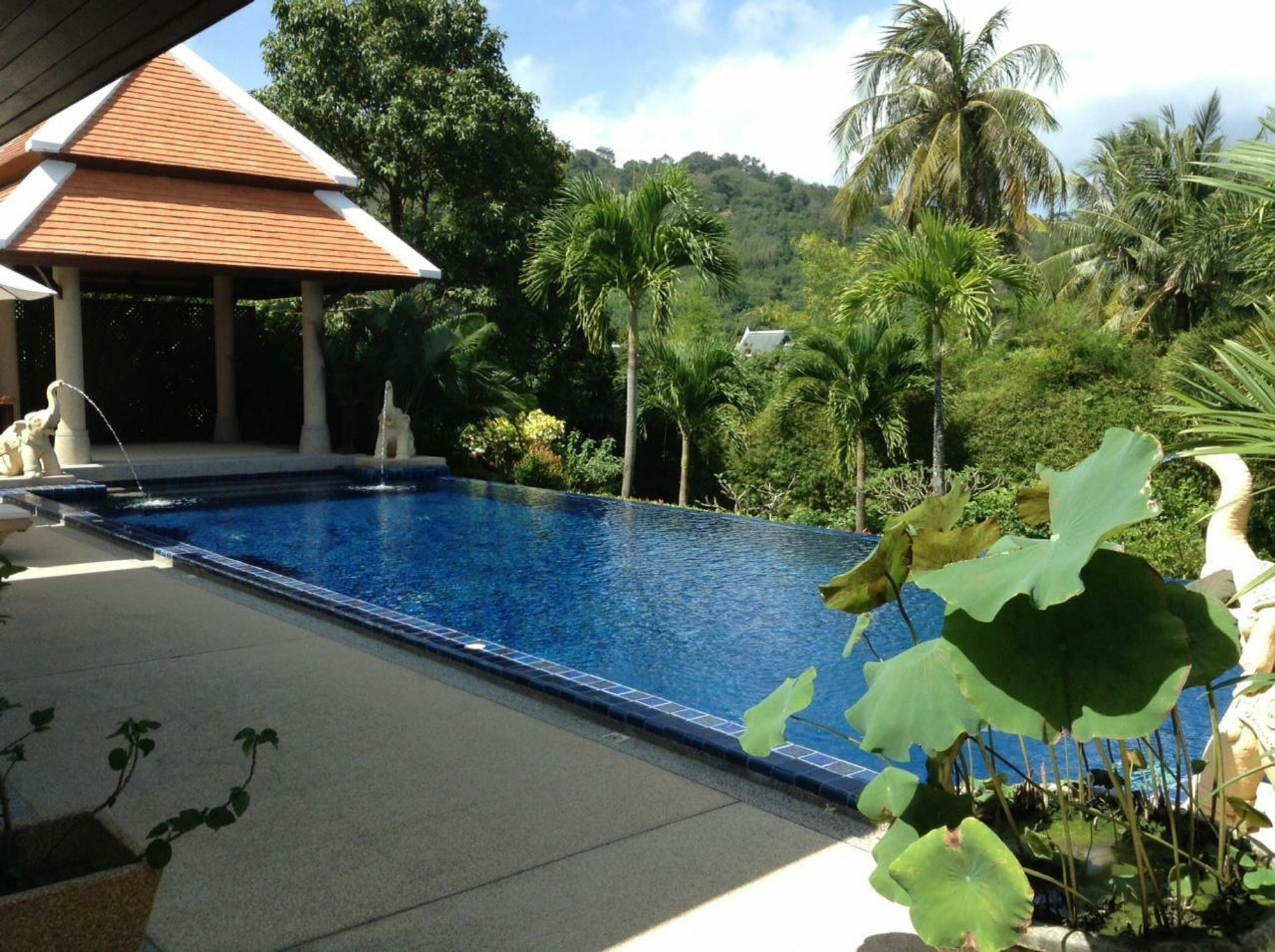 Ban Bua Luxury Apartment *
