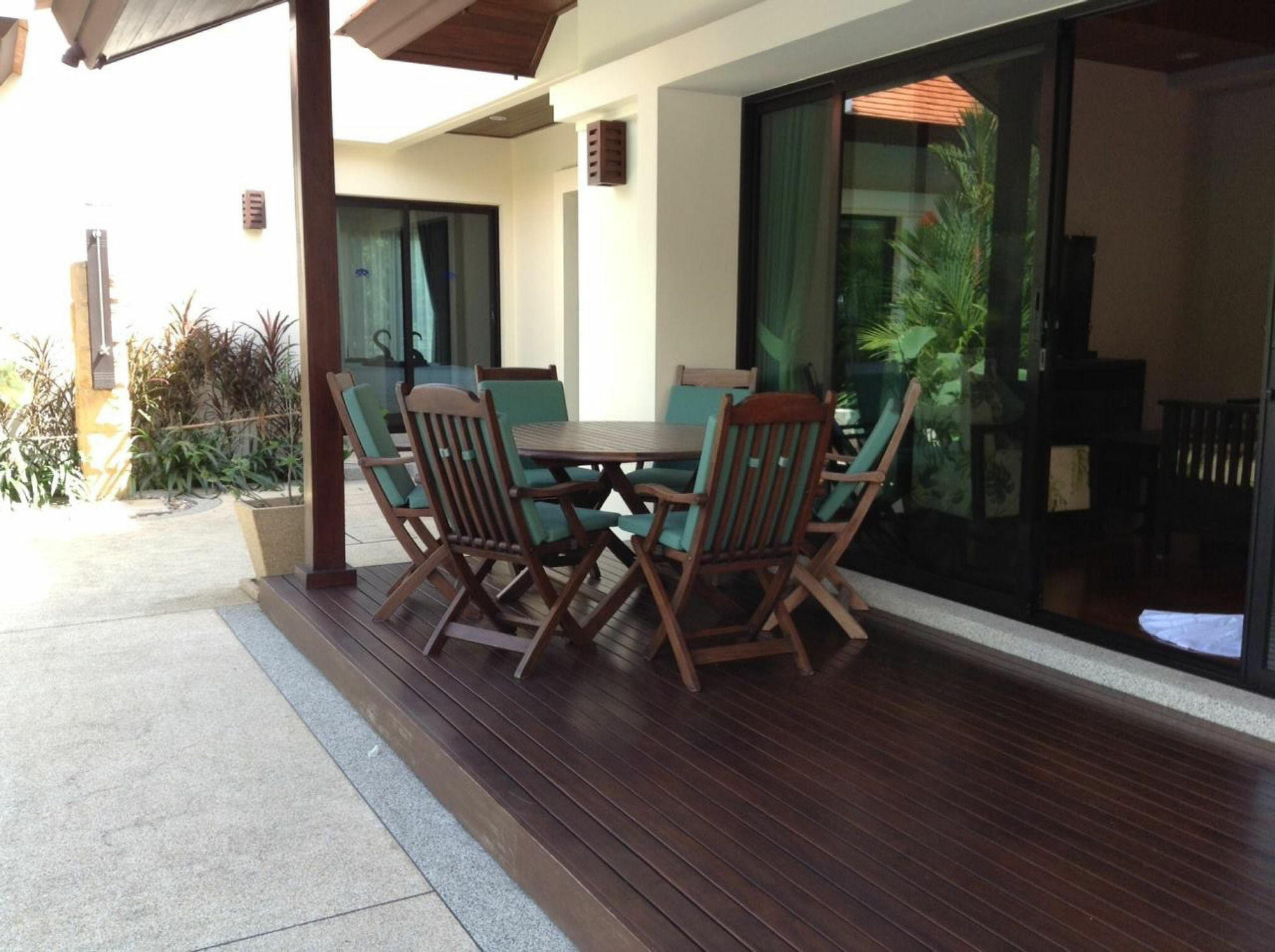 Apartment Ban Bua Luxury