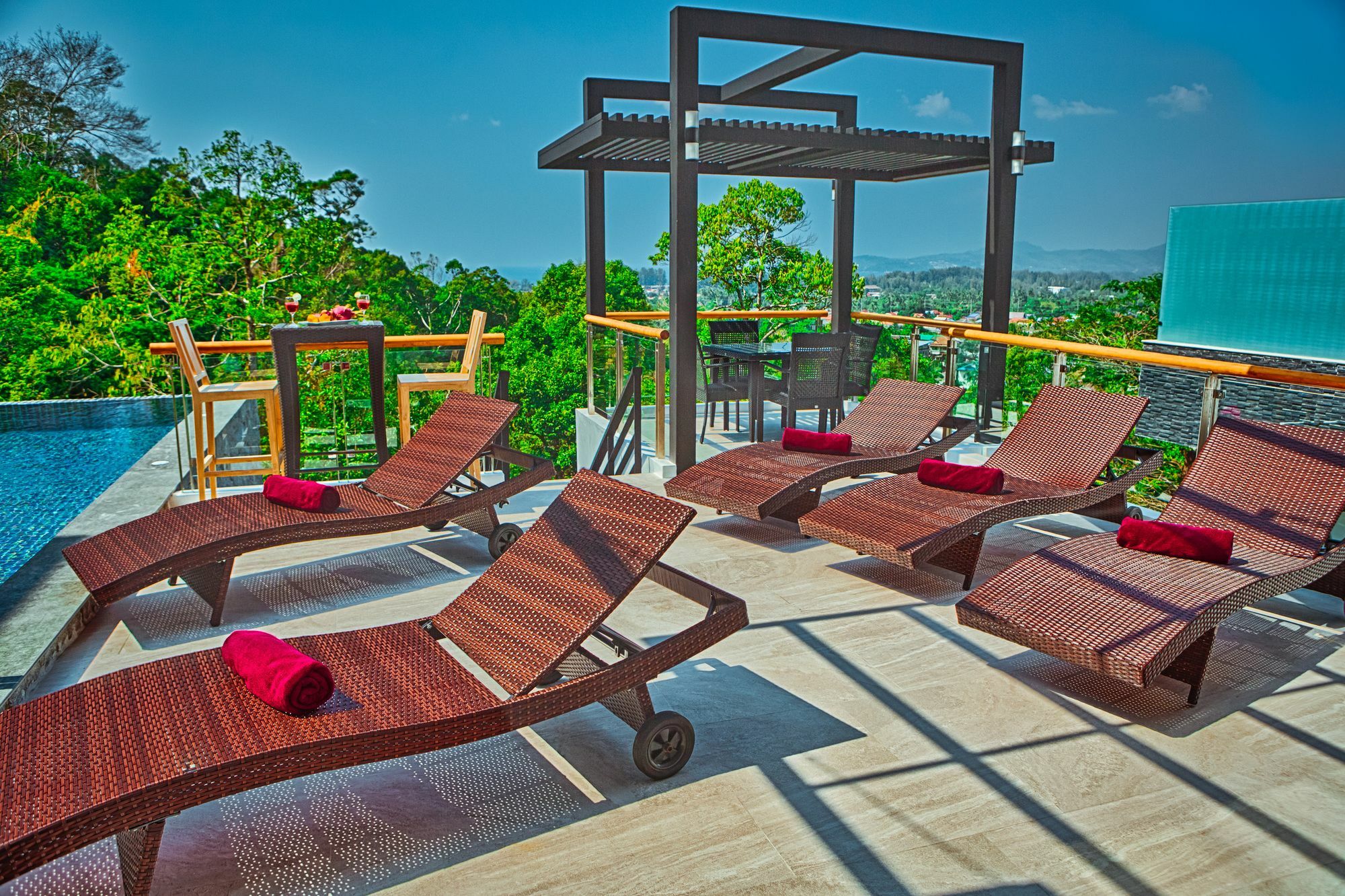 Fully Serviced Grand Luxury Time Phuket *