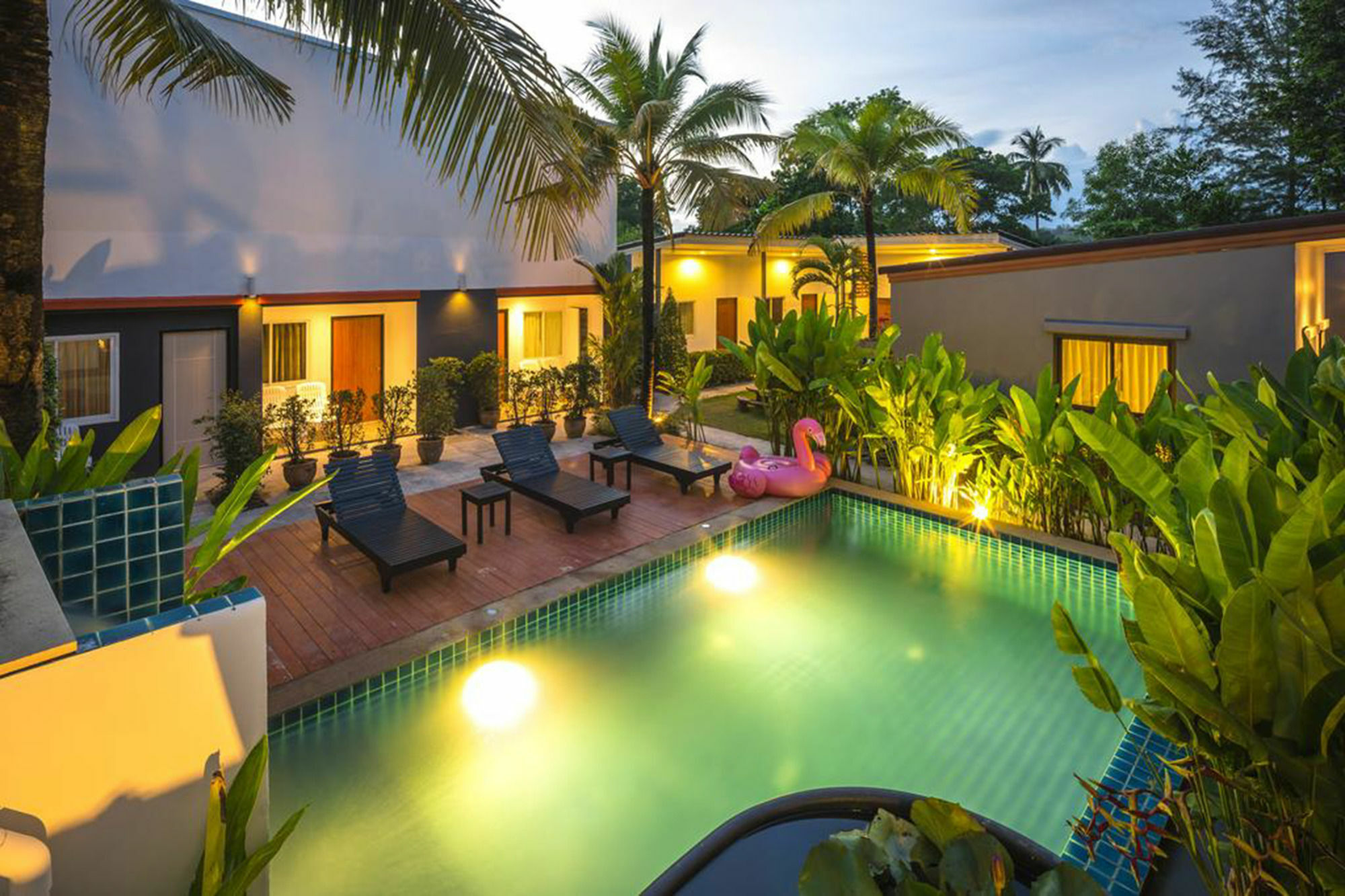 Resort Modern @ Naiyang