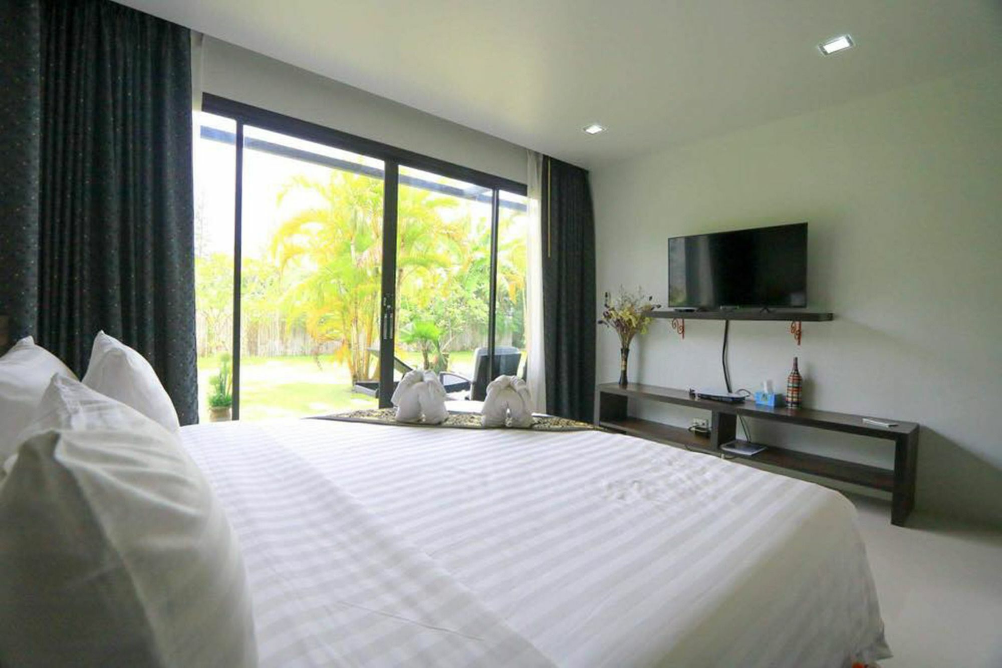 Baan Norkna Bangtao Guest house