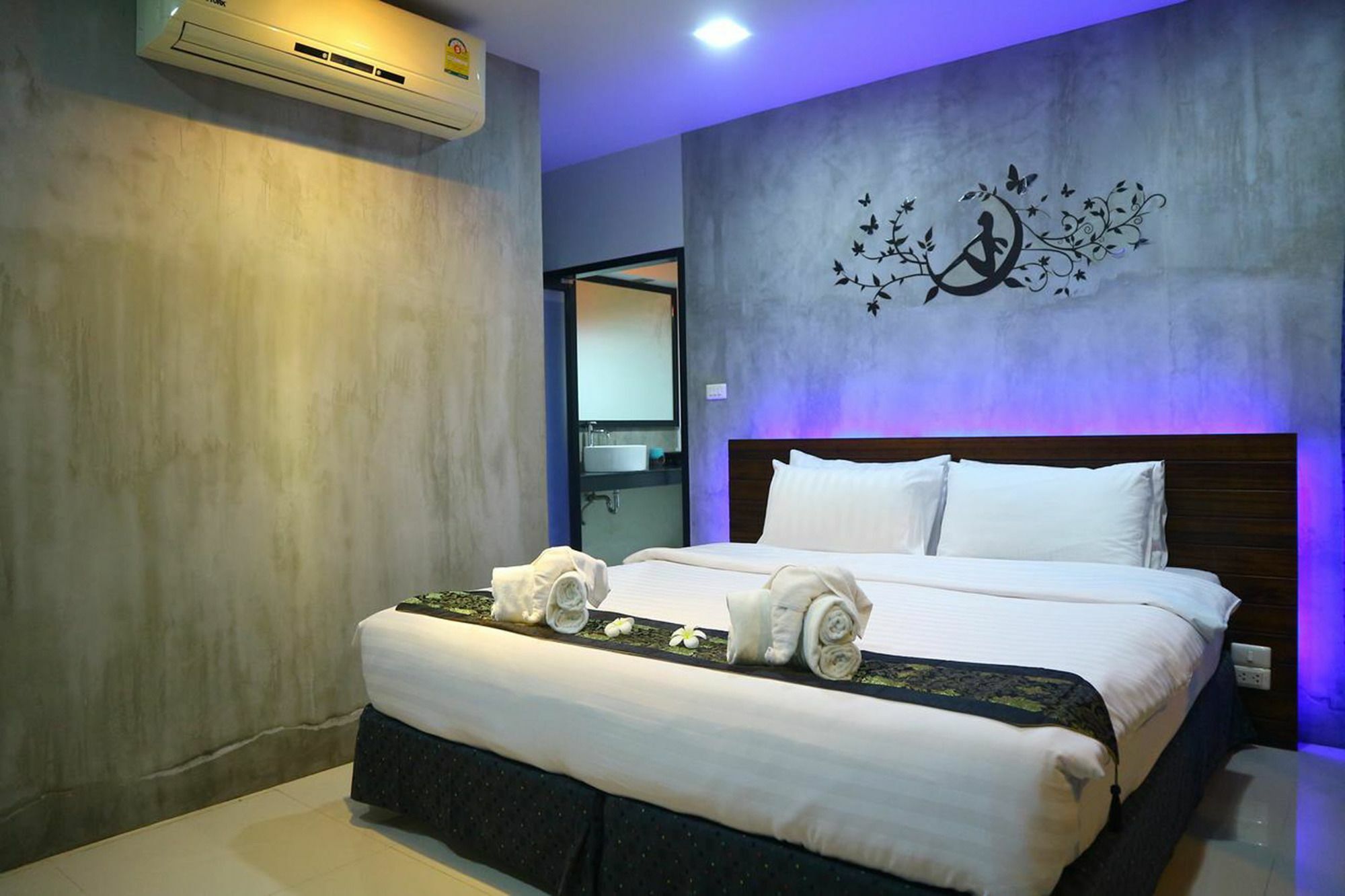 Baan Norkna Bangtao Guest house