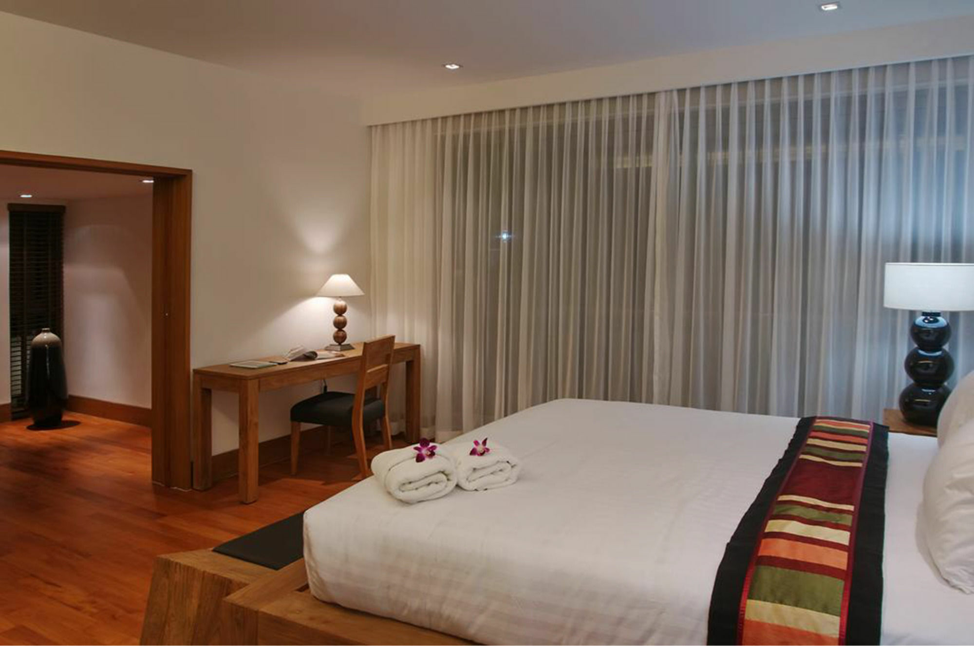 The Pearl Of Naithon Apartment Nai Yang