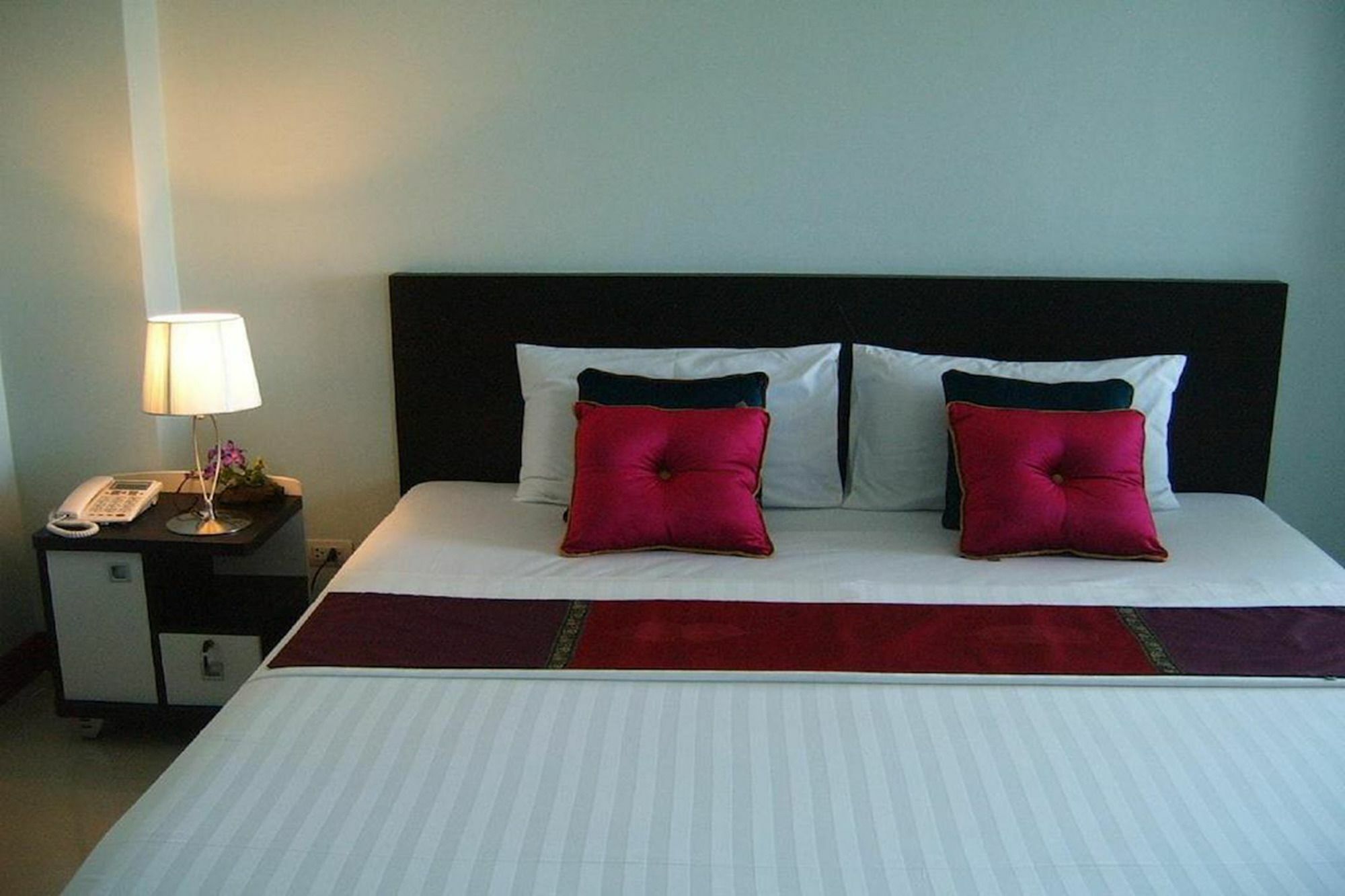 Raya Place Apartment