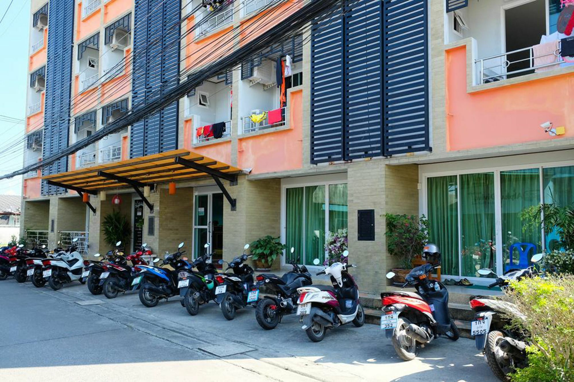Raya Place Apartment *