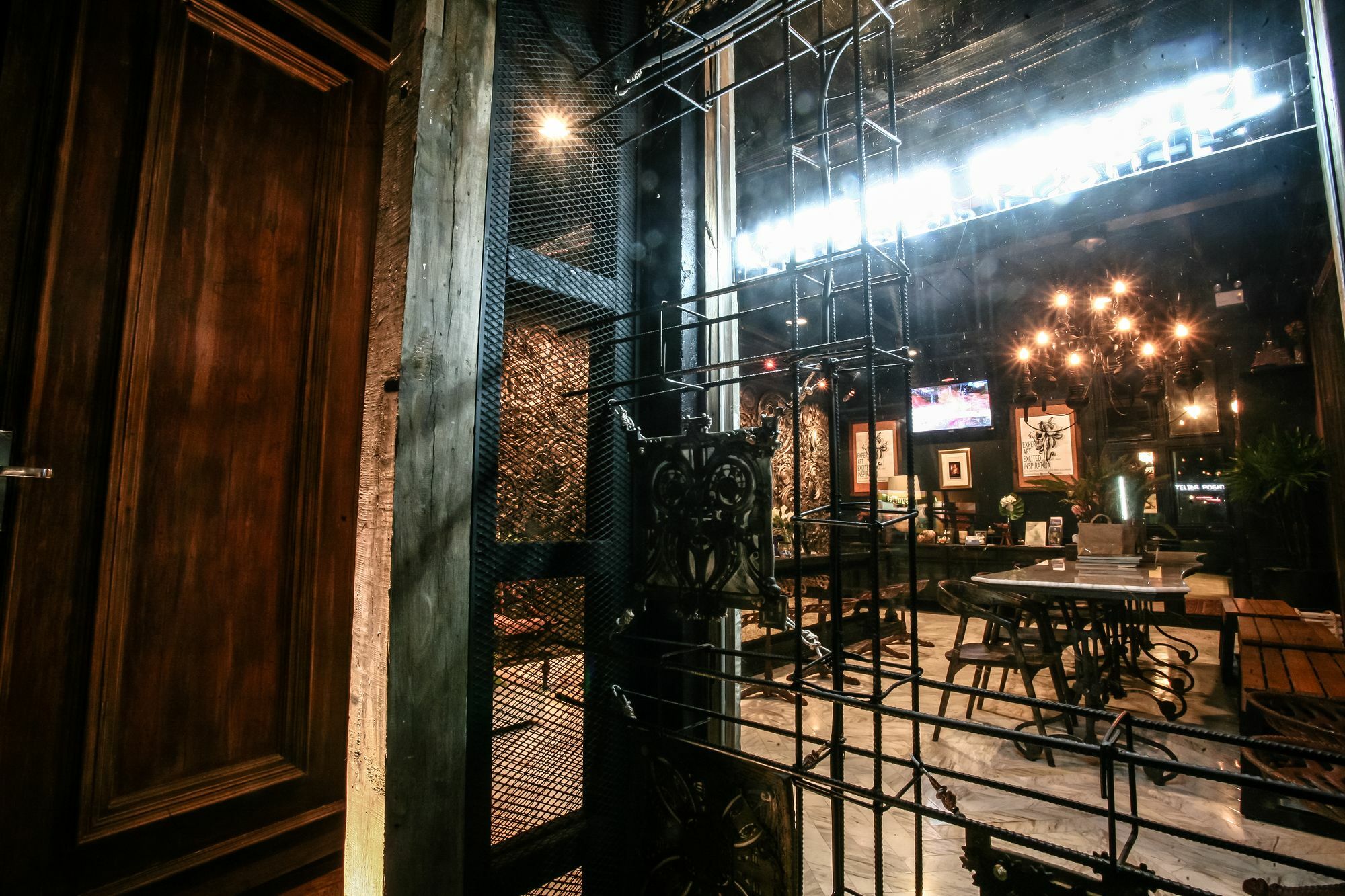 Shade House - Downtown Hostel Phuket
