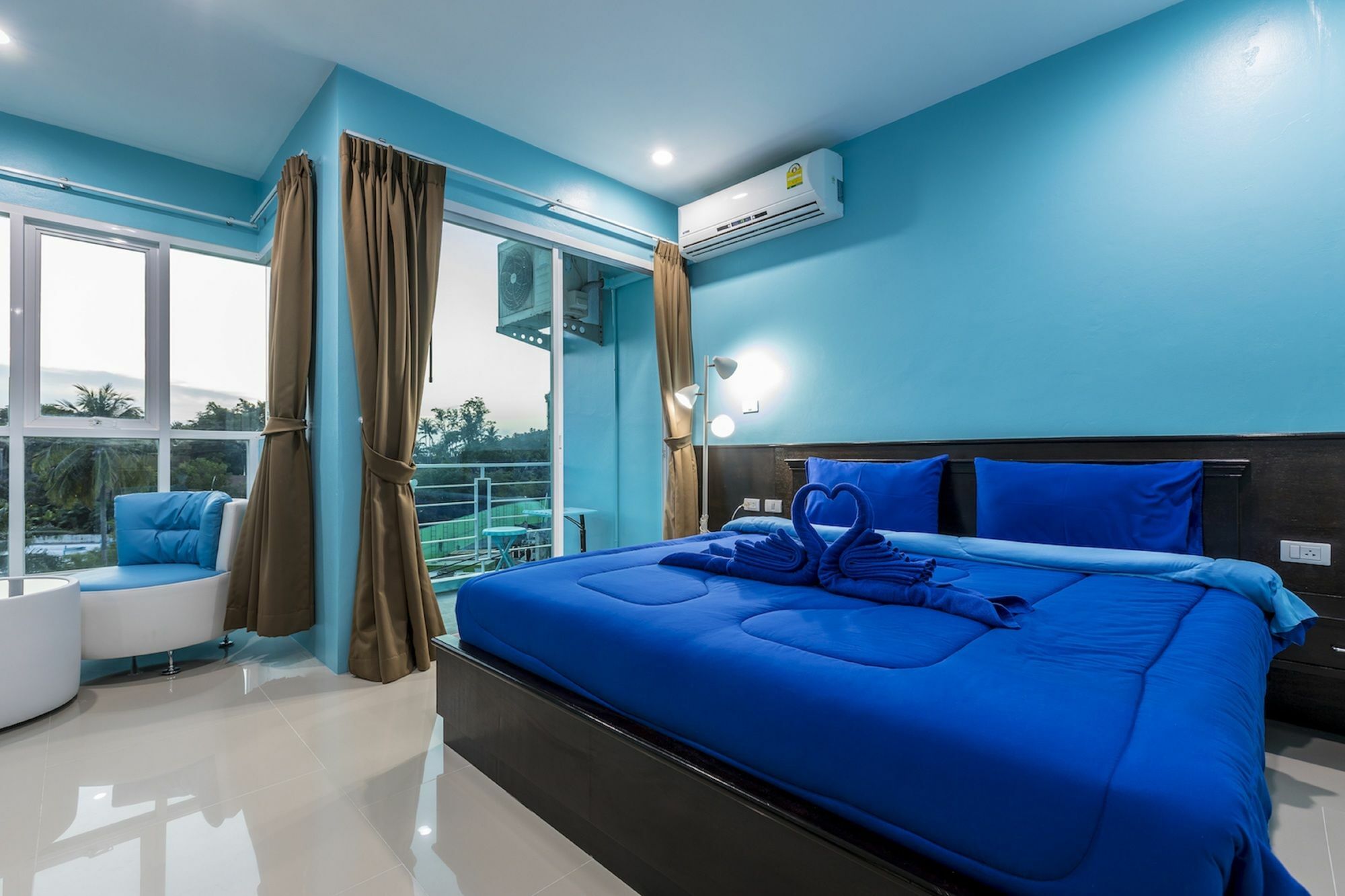 Surf Blue Kata Beach (Phuket)