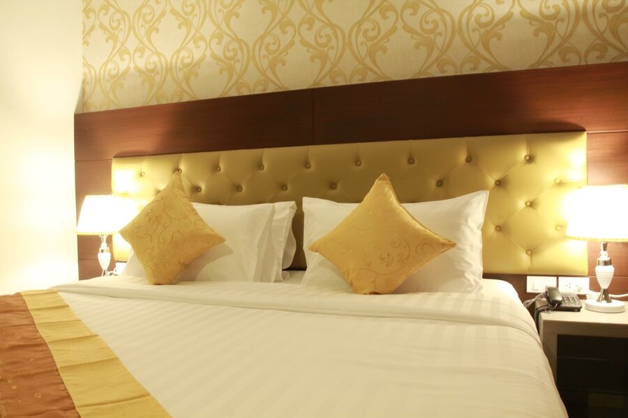 Hemingways Silk Hotel