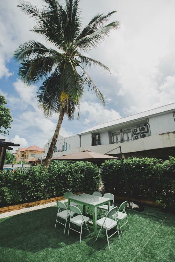 White Poshtel Hostel *