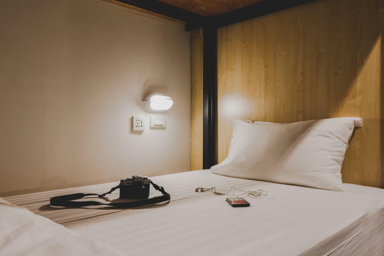 White Poshtel * Phuket