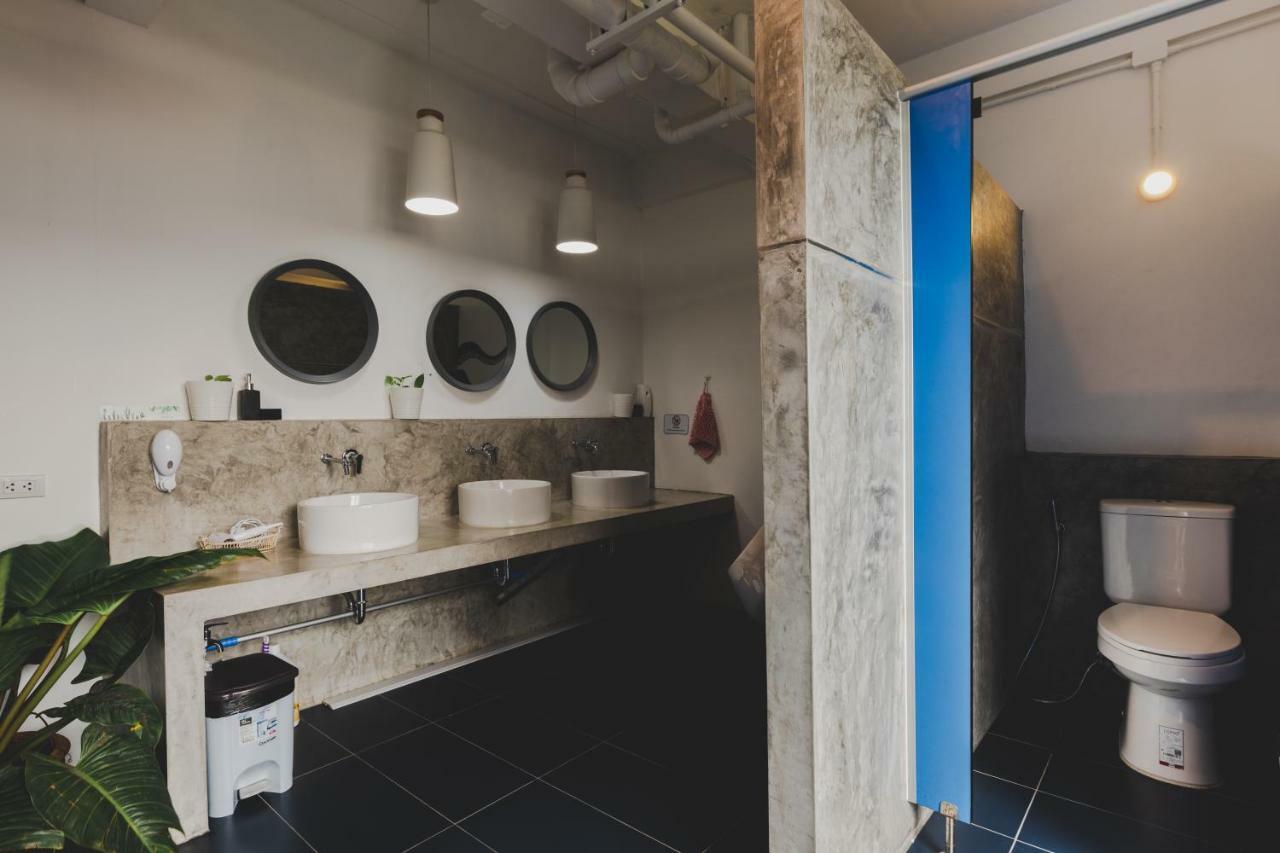 White Poshtel Hostel