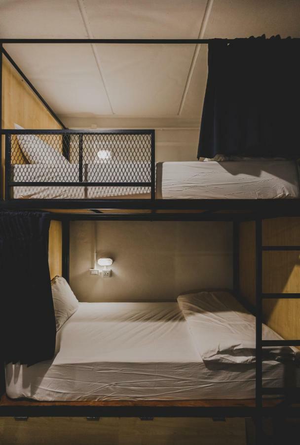 White Poshtel Phuket