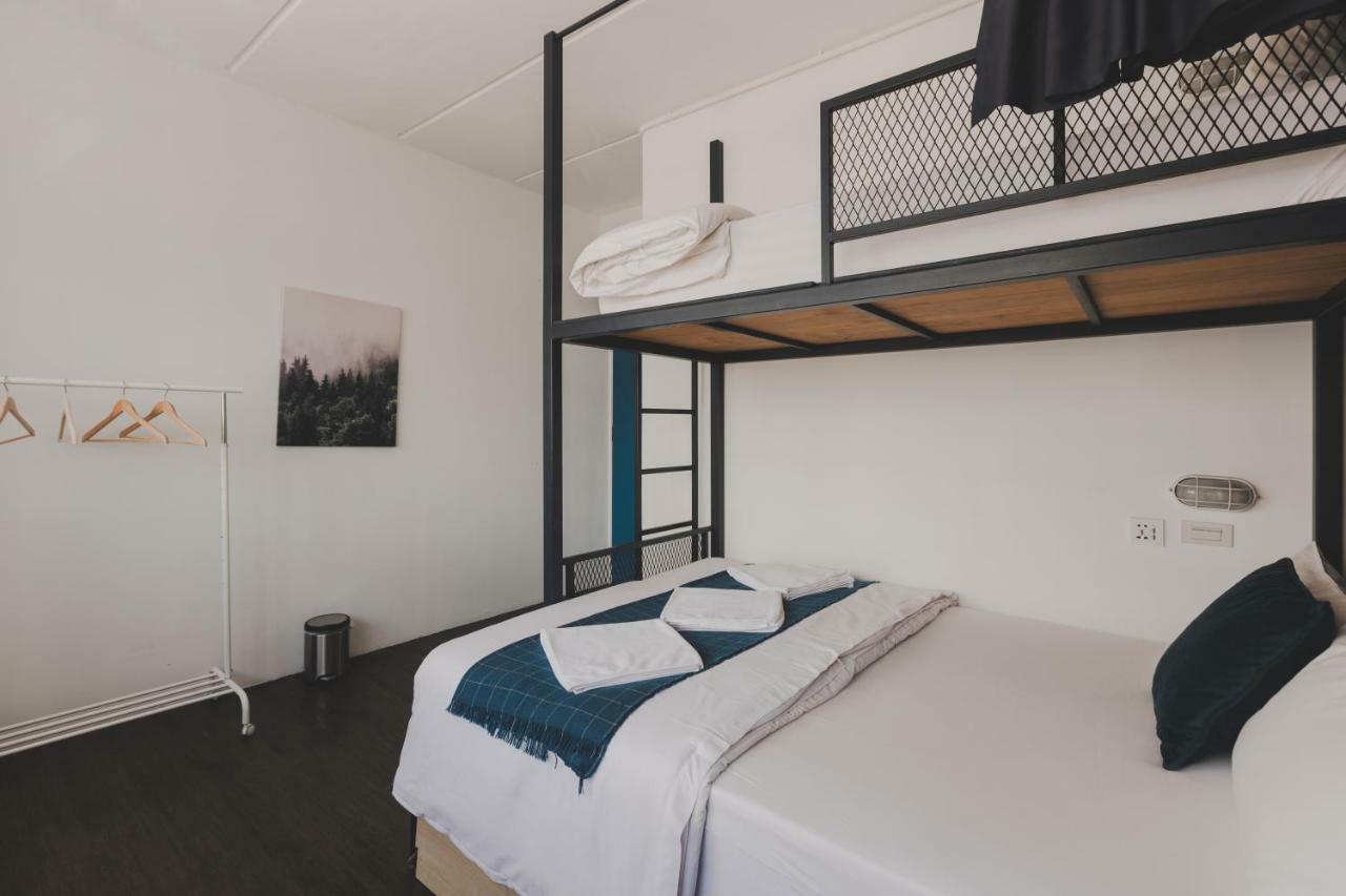 White Poshtel Hostel