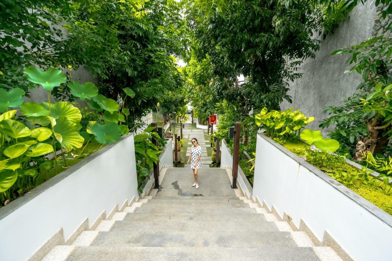 The Nchantra Pool Phuket 5*