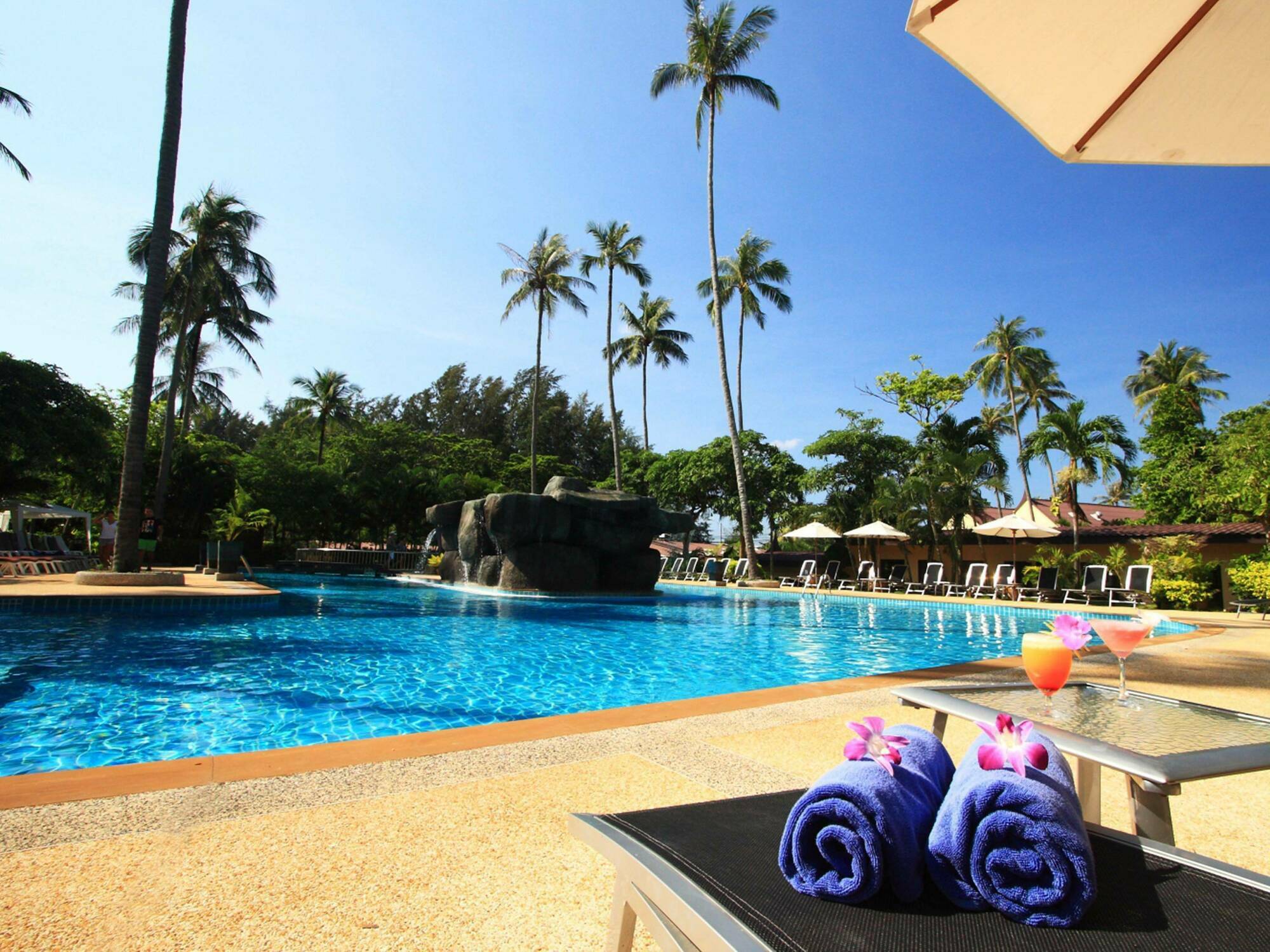 Seasons Naiharn Phuket Hotel Nai Harn