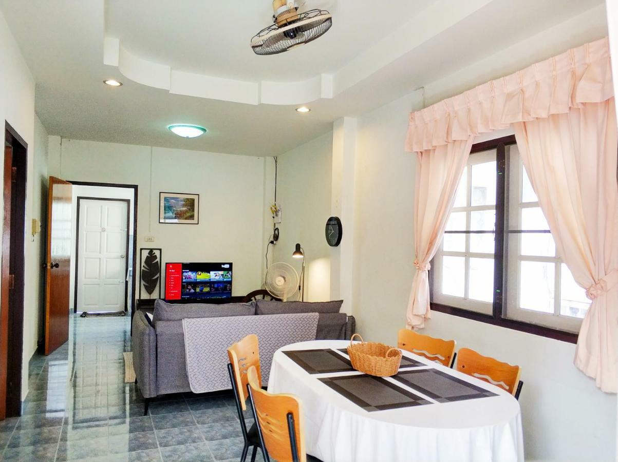 Waree's Guest house 2*